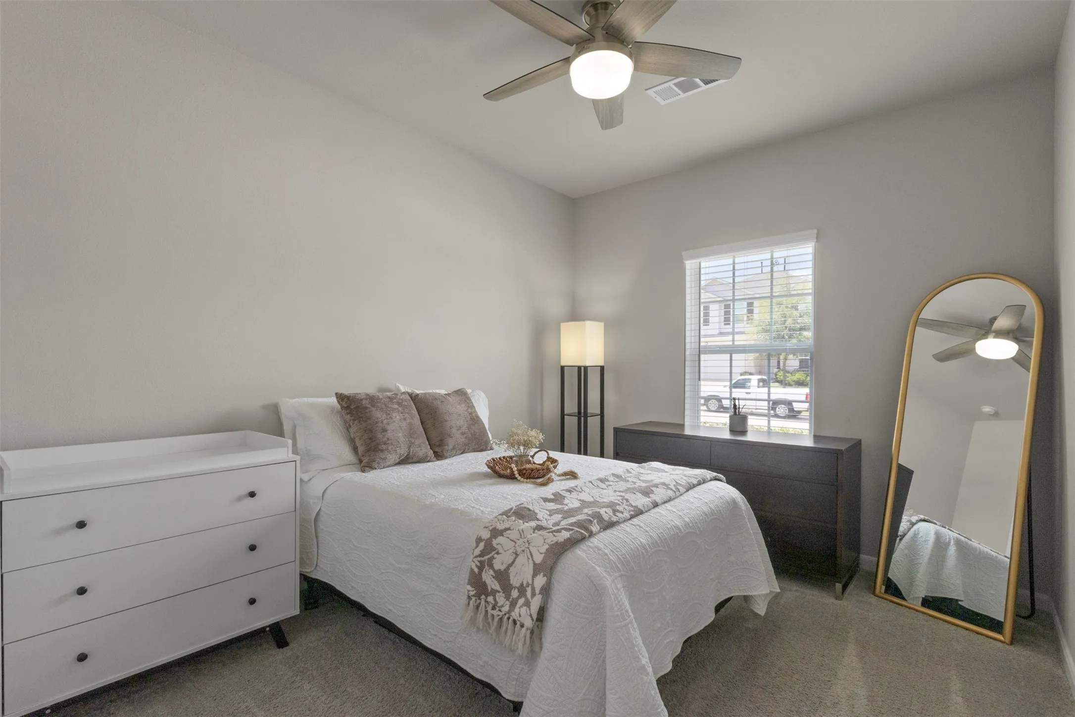 Single Family Residence For Sale in Kaufman County , 2092 Hartley Drive, Forney, Texas 75126, 3 Bedroom, 2 Bathroom, 2 Garage spaces, 1,916 Sqft, built in 2021, mls#21313588, Real Estate Agent in Forney, Homes For Sale in Kaufman county, Homes For Sale in Forney, Realtor in Forney Texas, Real Estate Brokerage Independent Realty Texas, Luminita Cordes Realtor