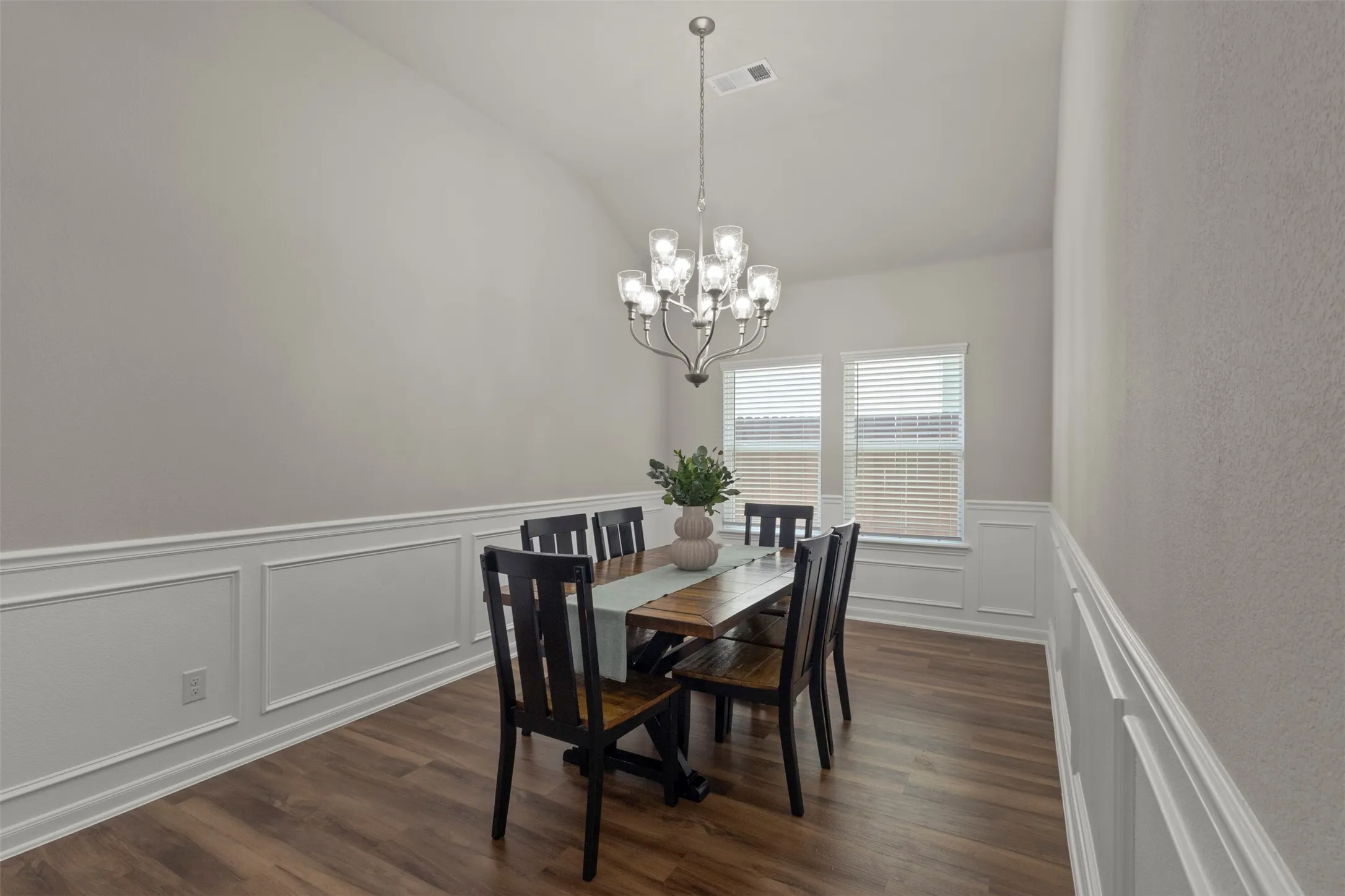 Single Family Residence For Sale in Kaufman County , 2092 Hartley Drive, Forney, Texas 75126, 3 Bedroom, 2 Bathroom, 2 Garage spaces, 1,916 Sqft, built in 2021, mls#21313588, Real Estate Agent in Forney, Homes For Sale in Kaufman county, Homes For Sale in Forney, Realtor in Forney Texas, Real Estate Brokerage Independent Realty Texas, Luminita Cordes Realtor