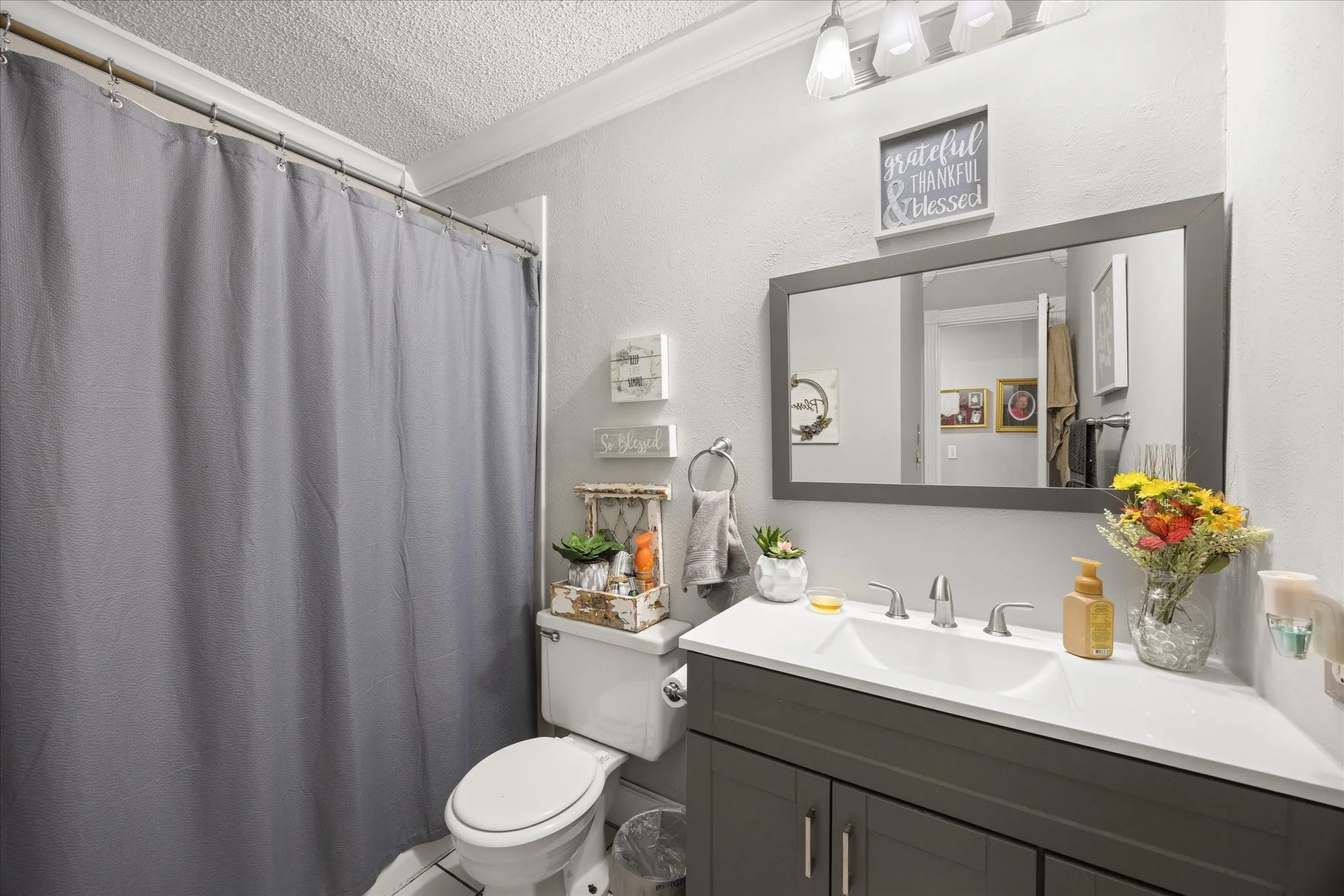 Single Family Residence For Sale in Hood County , 2022 Long Creek Court, Granbury, Texas 76049, 3 Bedroom, 2 Bathroom, Garage spaces, 1,456 Sqft, built in 1998, mls#21313562, Real Estate Agent in Granbury, Homes For Sale in Hood county, Homes For Sale in Granbury, Realtor in Granbury Texas, Real Estate Brokerage Independent Realty Texas, Luminita Cordes Realtor