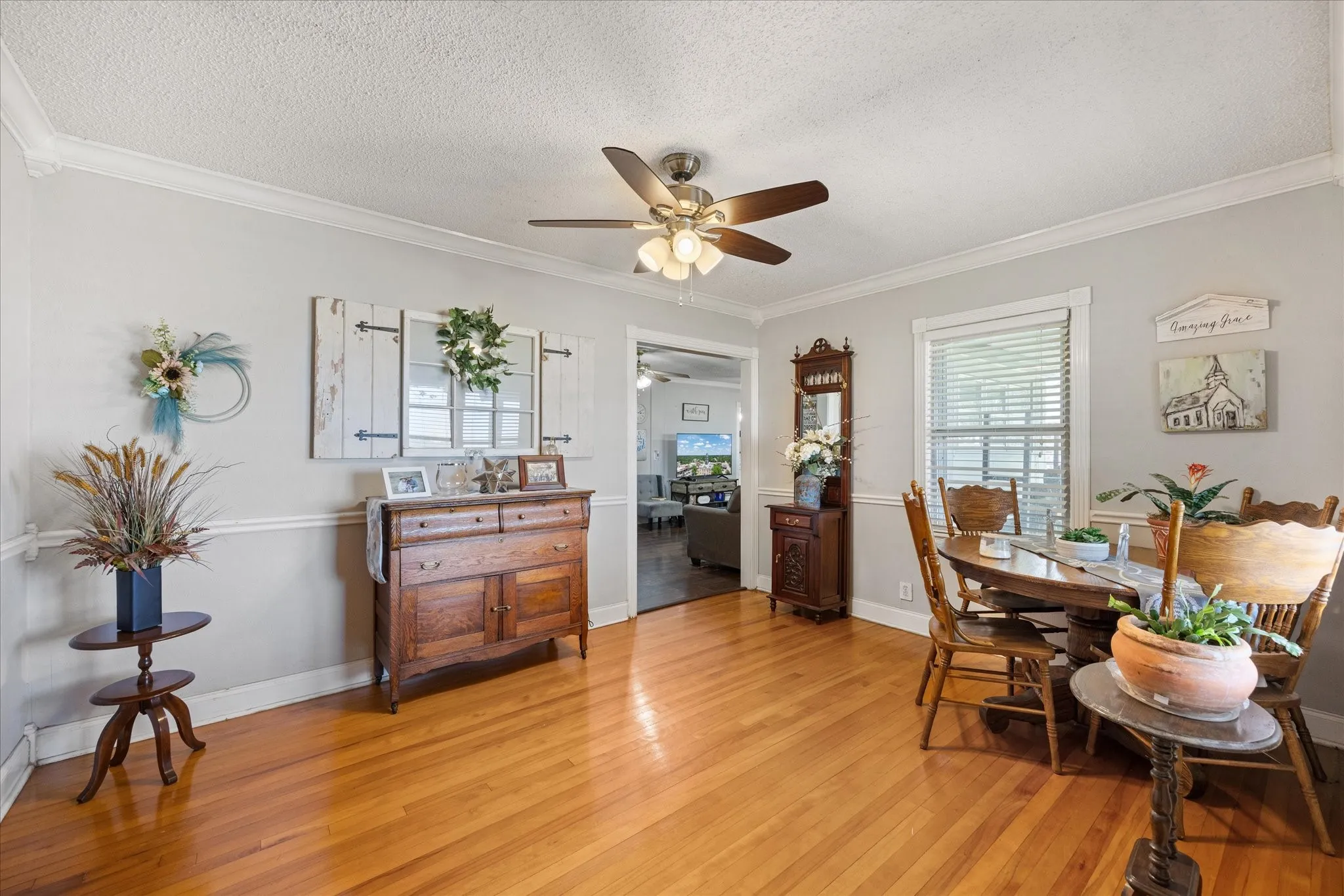 Single Family Residence For Sale in Hood County , 2022 Long Creek Court, Granbury, Texas 76049, 3 Bedroom, 2 Bathroom, Garage spaces, 1,456 Sqft, built in 1998, mls#21313562, Real Estate Agent in Granbury, Homes For Sale in Hood county, Homes For Sale in Granbury, Realtor in Granbury Texas, Real Estate Brokerage Independent Realty Texas, Luminita Cordes Realtor