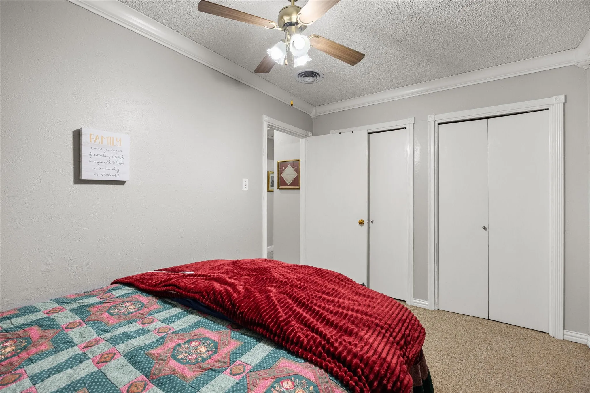 Single Family Residence For Sale in Hood County , 2022 Long Creek Court, Granbury, Texas 76049, 3 Bedroom, 2 Bathroom, Garage spaces, 1,456 Sqft, built in 1998, mls#21313562, Real Estate Agent in Granbury, Homes For Sale in Hood county, Homes For Sale in Granbury, Realtor in Granbury Texas, Real Estate Brokerage Independent Realty Texas, Luminita Cordes Realtor