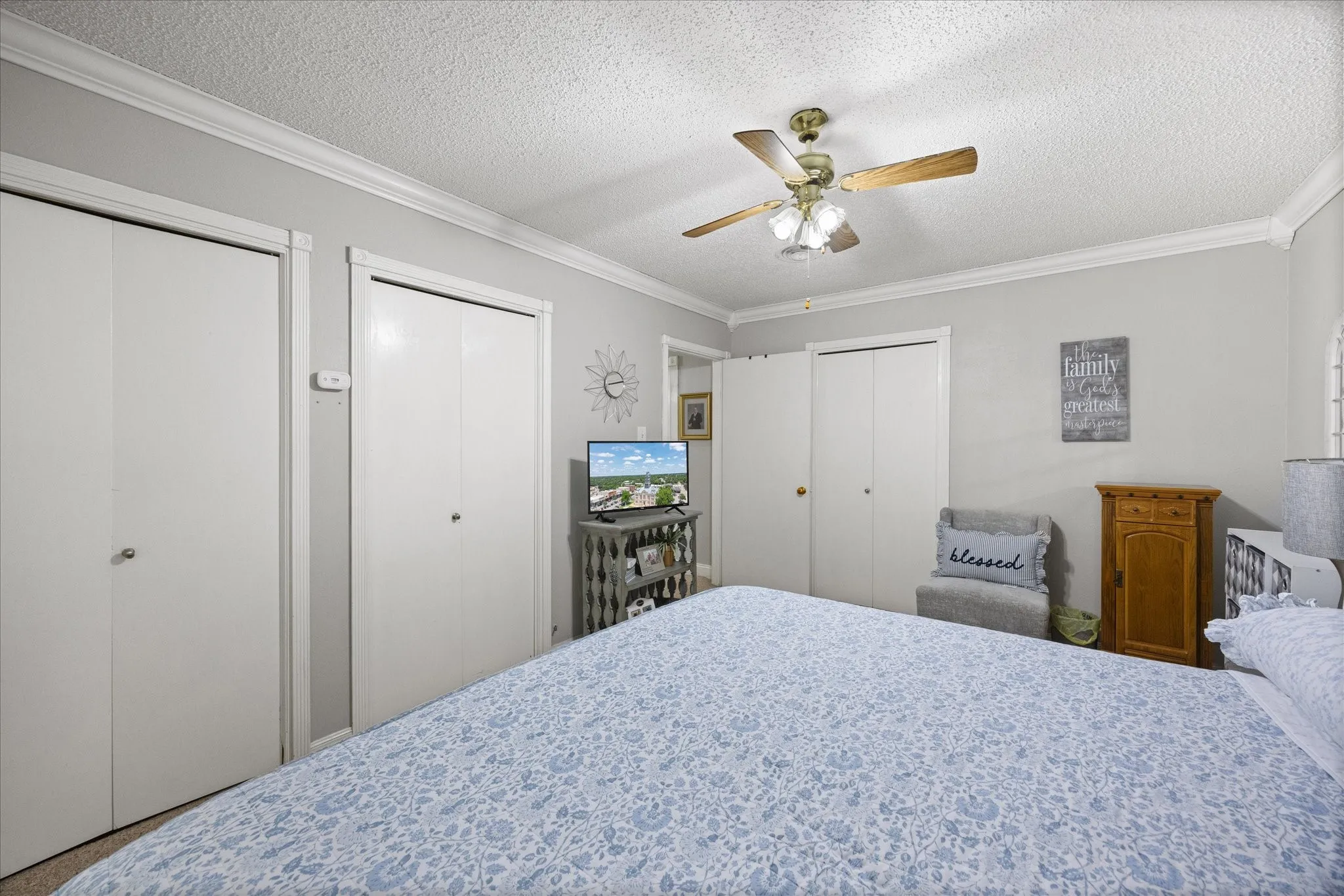 Single Family Residence For Sale in Hood County , 2022 Long Creek Court, Granbury, Texas 76049, 3 Bedroom, 2 Bathroom, Garage spaces, 1,456 Sqft, built in 1998, mls#21313562, Real Estate Agent in Granbury, Homes For Sale in Hood county, Homes For Sale in Granbury, Realtor in Granbury Texas, Real Estate Brokerage Independent Realty Texas, Luminita Cordes Realtor