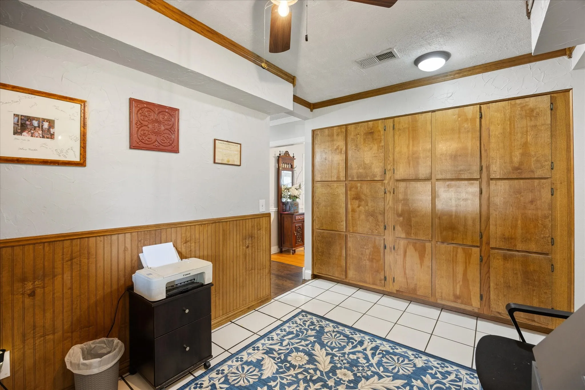 Single Family Residence For Sale in Hood County , 2022 Long Creek Court, Granbury, Texas 76049, 3 Bedroom, 2 Bathroom, Garage spaces, 1,456 Sqft, built in 1998, mls#21313562, Real Estate Agent in Granbury, Homes For Sale in Hood county, Homes For Sale in Granbury, Realtor in Granbury Texas, Real Estate Brokerage Independent Realty Texas, Luminita Cordes Realtor