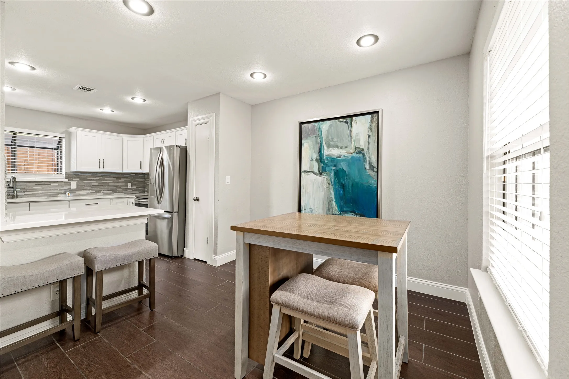 Condominium For Rent in Collin County , 4748 Old Bent Tree Lane 1007, Dallas, Texas 75287, 1 Bedroom, 1 Bathroom, Garage spaces, 651 Sqft, built in 1985, mls#21313596, Real Estate Agent in Dallas, Homes For Rent in Collin county, Homes For Rent in Dallas, Realtor in Dallas Texas, Real Estate Brokerage Independent Realty Texas, Luminita Cordes Realtor