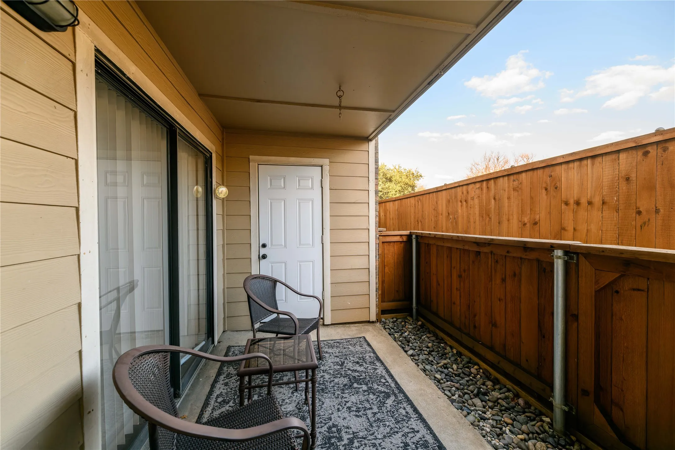 Condominium For Rent in Collin County , 4748 Old Bent Tree Lane 1007, Dallas, Texas 75287, 1 Bedroom, 1 Bathroom, Garage spaces, 651 Sqft, built in 1985, mls#21313596, Real Estate Agent in Dallas, Homes For Rent in Collin county, Homes For Rent in Dallas, Realtor in Dallas Texas, Real Estate Brokerage Independent Realty Texas, Luminita Cordes Realtor