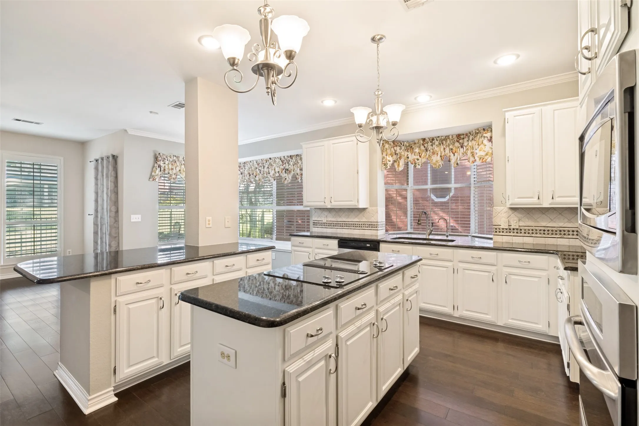 Single Family Residence For Sale in Dallas County , 7529 Vineyard Trail, Garland, Texas 75044, 4 Bedrooms, 3 Bathrooms, 2 Garage spaces, 2,807 Sqft, built in 1991, Price $549,999, mls#21313410, Real Estate Agent in Garland, Homes For Sale in Dallas county, Homes For Sale in Garland, Realtor in Garland Texas, Real Estate Brokerage Independent Realty Texas, Luminita Cordes Realtor