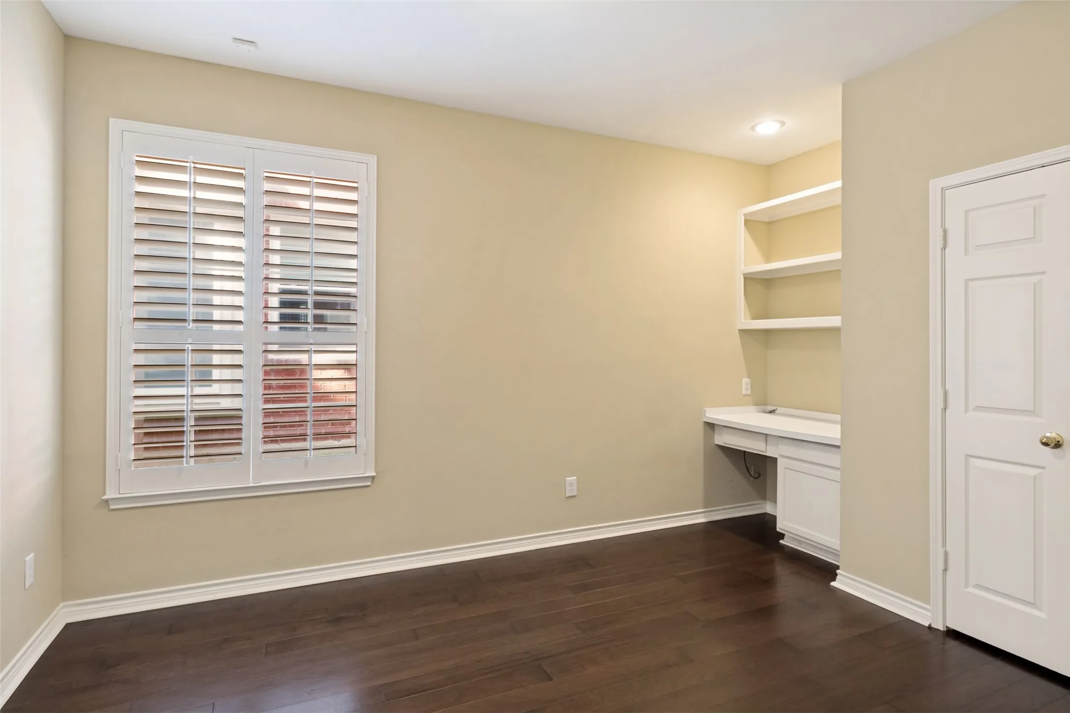 Single Family Residence For Sale in Dallas County , 7529 Vineyard Trail, Garland, Texas 75044, 4 Bedrooms, 3 Bathrooms, 2 Garage spaces, 2,807 Sqft, built in 1991, Price $549,999, mls#21313410, Real Estate Agent in Garland, Homes For Sale in Dallas county, Homes For Sale in Garland, Realtor in Garland Texas, Real Estate Brokerage Independent Realty Texas, Luminita Cordes Realtor