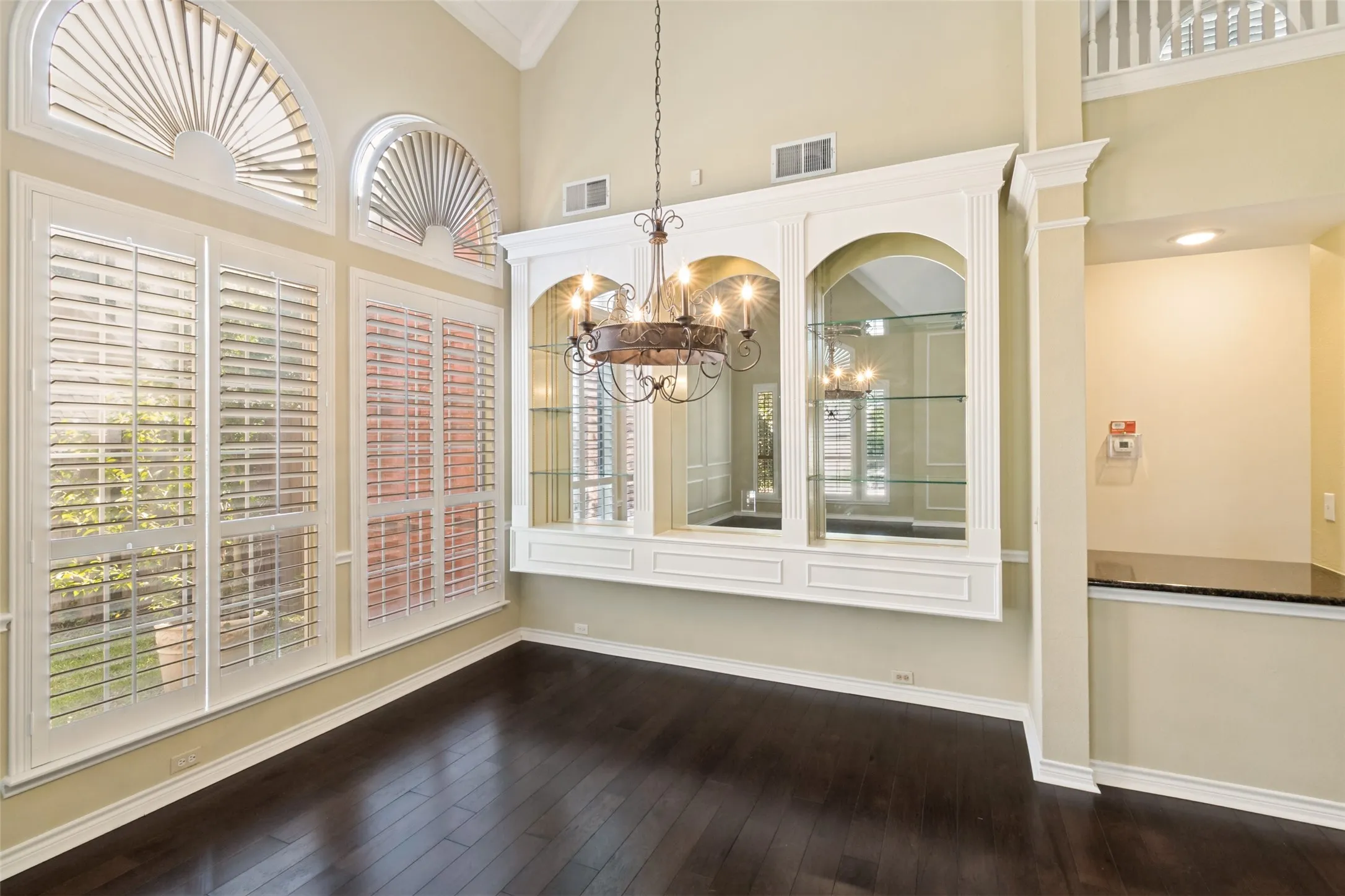 Single Family Residence For Sale in Dallas County , 7529 Vineyard Trail, Garland, Texas 75044, 4 Bedrooms, 3 Bathrooms, 2 Garage spaces, 2,807 Sqft, built in 1991, Price $549,999, mls#21313410, Real Estate Agent in Garland, Homes For Sale in Dallas county, Homes For Sale in Garland, Realtor in Garland Texas, Real Estate Brokerage Independent Realty Texas, Luminita Cordes Realtor
