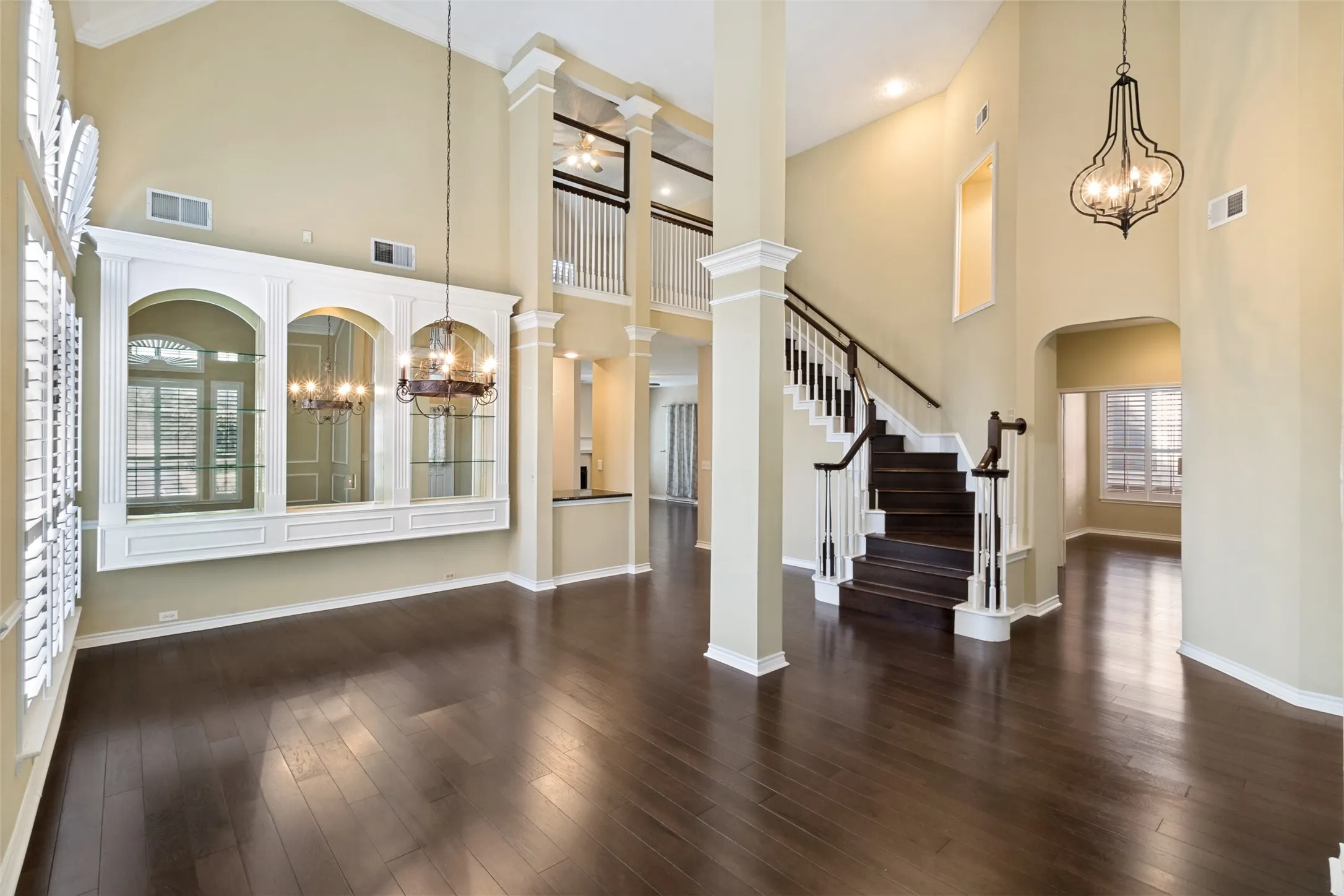 Single Family Residence For Sale in Dallas County , 7529 Vineyard Trail, Garland, Texas 75044, 4 Bedrooms, 3 Bathrooms, 2 Garage spaces, 2,807 Sqft, built in 1991, Price $549,999, mls#21313410, Real Estate Agent in Garland, Homes For Sale in Dallas county, Homes For Sale in Garland, Realtor in Garland Texas, Real Estate Brokerage Independent Realty Texas, Luminita Cordes Realtor