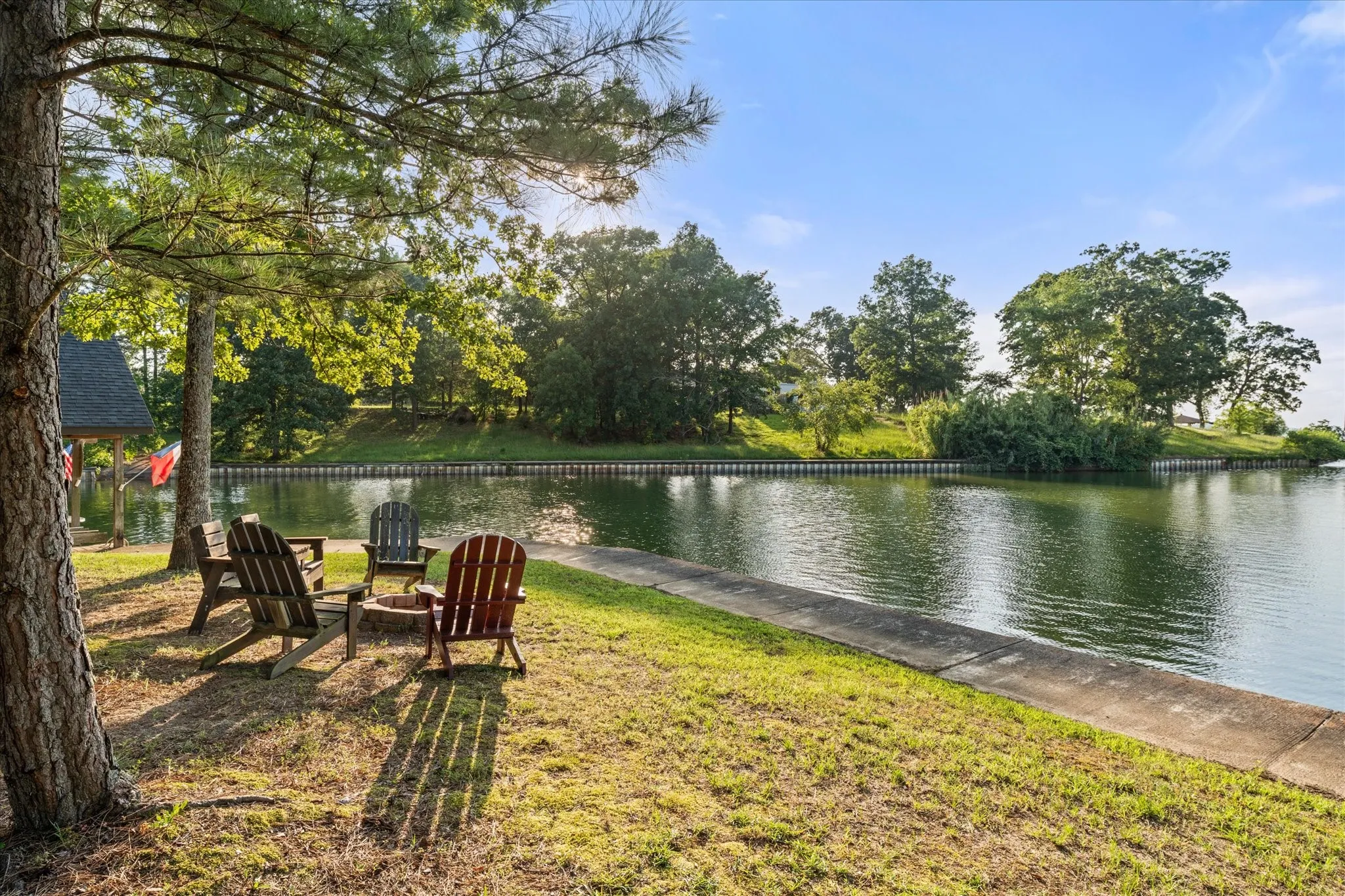 Single Family Residence For Sale in Camp County , 338 Private Road 52040, Pittsburg, Texas 75686, 3 Bedroom, 2 Bathroom, Garage spaces, 2,228 Sqft, built in 1998, mls#21313544, Real Estate Agent in Pittsburg, Homes For Sale in Camp county, Homes For Sale in Pittsburg, Realtor in Pittsburg Texas, Real Estate Brokerage Independent Realty Texas, Luminita Cordes Realtor