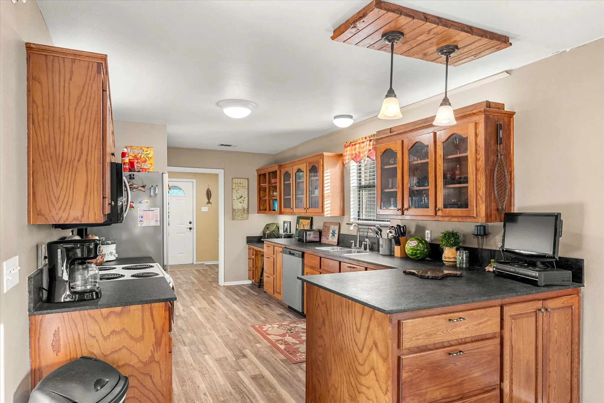Single Family Residence For Sale in Camp County , 338 Private Road 52040, Pittsburg, Texas 75686, 3 Bedroom, 2 Bathroom, Garage spaces, 2,228 Sqft, built in 1998, mls#21313544, Real Estate Agent in Pittsburg, Homes For Sale in Camp county, Homes For Sale in Pittsburg, Realtor in Pittsburg Texas, Real Estate Brokerage Independent Realty Texas, Luminita Cordes Realtor