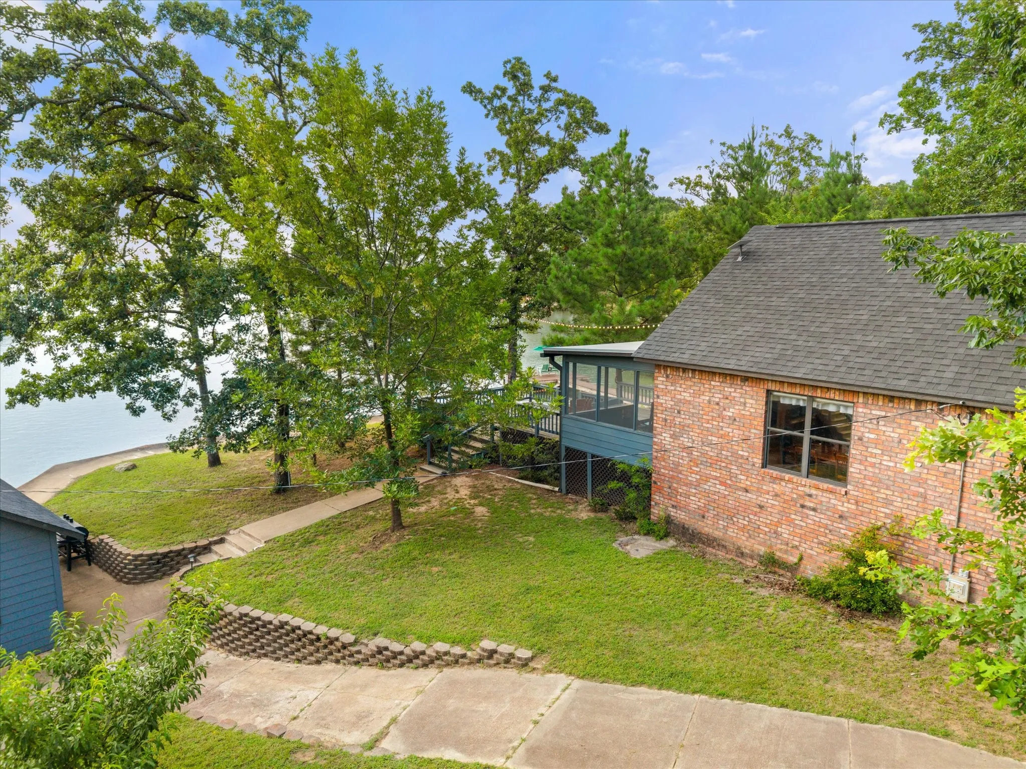 Single Family Residence For Sale in Camp County , 338 Private Road 52040, Pittsburg, Texas 75686, 3 Bedroom, 2 Bathroom, Garage spaces, 2,228 Sqft, built in 1998, mls#21313544, Real Estate Agent in Pittsburg, Homes For Sale in Camp county, Homes For Sale in Pittsburg, Realtor in Pittsburg Texas, Real Estate Brokerage Independent Realty Texas, Luminita Cordes Realtor