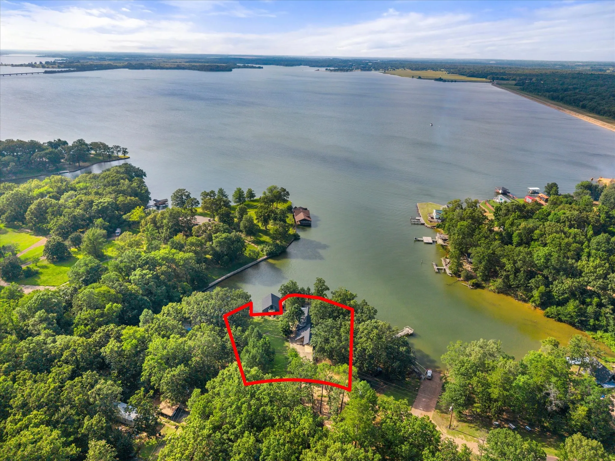 Single Family Residence For Sale in Camp County , 338 Private Road 52040, Pittsburg, Texas 75686, 3 Bedroom, 2 Bathroom, Garage spaces, 2,228 Sqft, built in 1998, mls#21313544, Real Estate Agent in Pittsburg, Homes For Sale in Camp county, Homes For Sale in Pittsburg, Realtor in Pittsburg Texas, Real Estate Brokerage Independent Realty Texas, Luminita Cordes Realtor