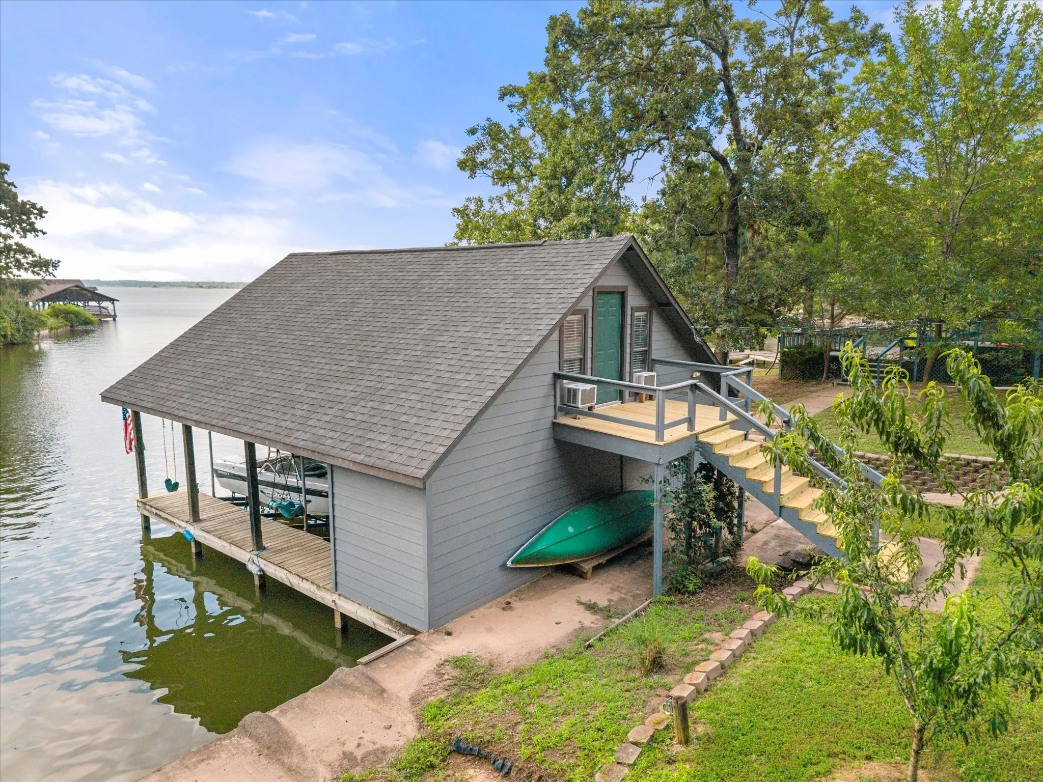 Single Family Residence For Sale in Camp County , 338 Private Road 52040, Pittsburg, Texas 75686, 3 Bedroom, 2 Bathroom, Garage spaces, 2,228 Sqft, built in 1998, mls#21313544, Real Estate Agent in Pittsburg, Homes For Sale in Camp county, Homes For Sale in Pittsburg, Realtor in Pittsburg Texas, Real Estate Brokerage Independent Realty Texas, Luminita Cordes Realtor