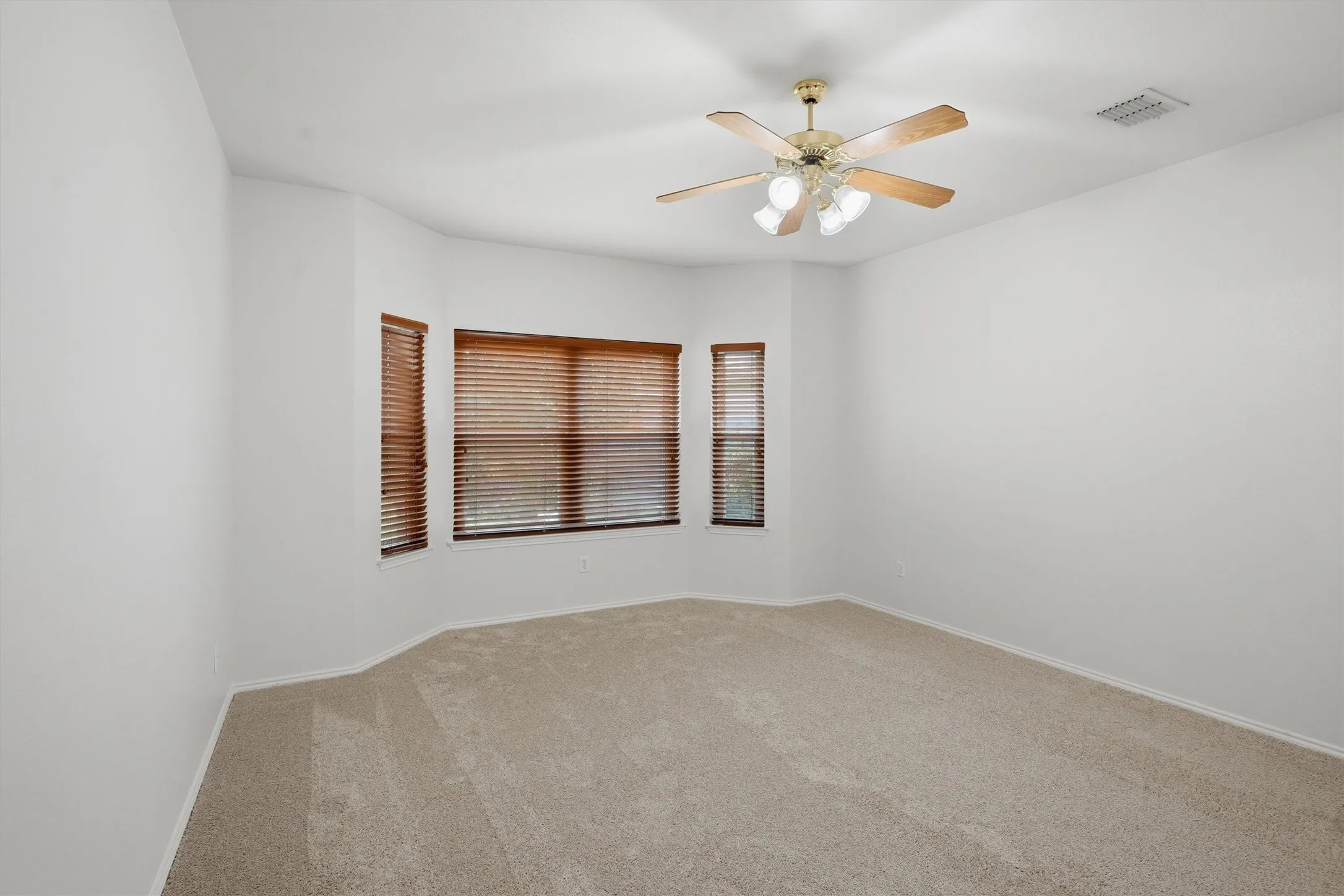 Single Family Residence For Sale in Denton County , 5422 Timber Park Drive, Flower Mound, Texas 75028, 4 Bedroom, 3 Bathroom, 2 Garage spaces, 2,660 Sqft, built in 1999, mls#21313578, Real Estate Agent in Flower Mound, Homes For Sale in Denton county, Homes For Sale in Flower Mound, Realtor in Flower Mound Texas, Real Estate Brokerage Independent Realty Texas, Luminita Cordes Realtor