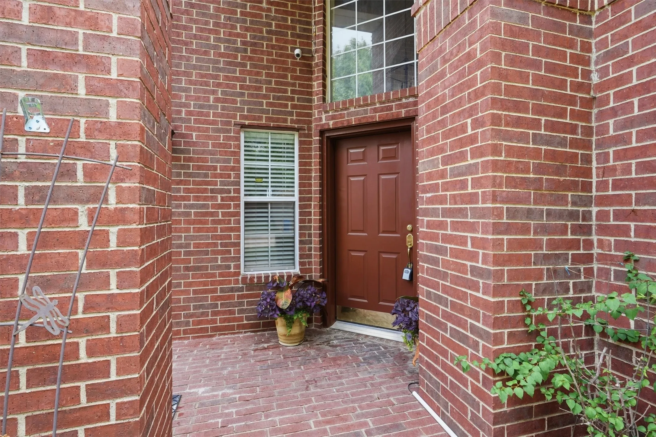 Single Family Residence For Sale in Denton County , 5422 Timber Park Drive, Flower Mound, Texas 75028, 4 Bedroom, 3 Bathroom, 2 Garage spaces, 2,660 Sqft, built in 1999, mls#21313578, Real Estate Agent in Flower Mound, Homes For Sale in Denton county, Homes For Sale in Flower Mound, Realtor in Flower Mound Texas, Real Estate Brokerage Independent Realty Texas, Luminita Cordes Realtor