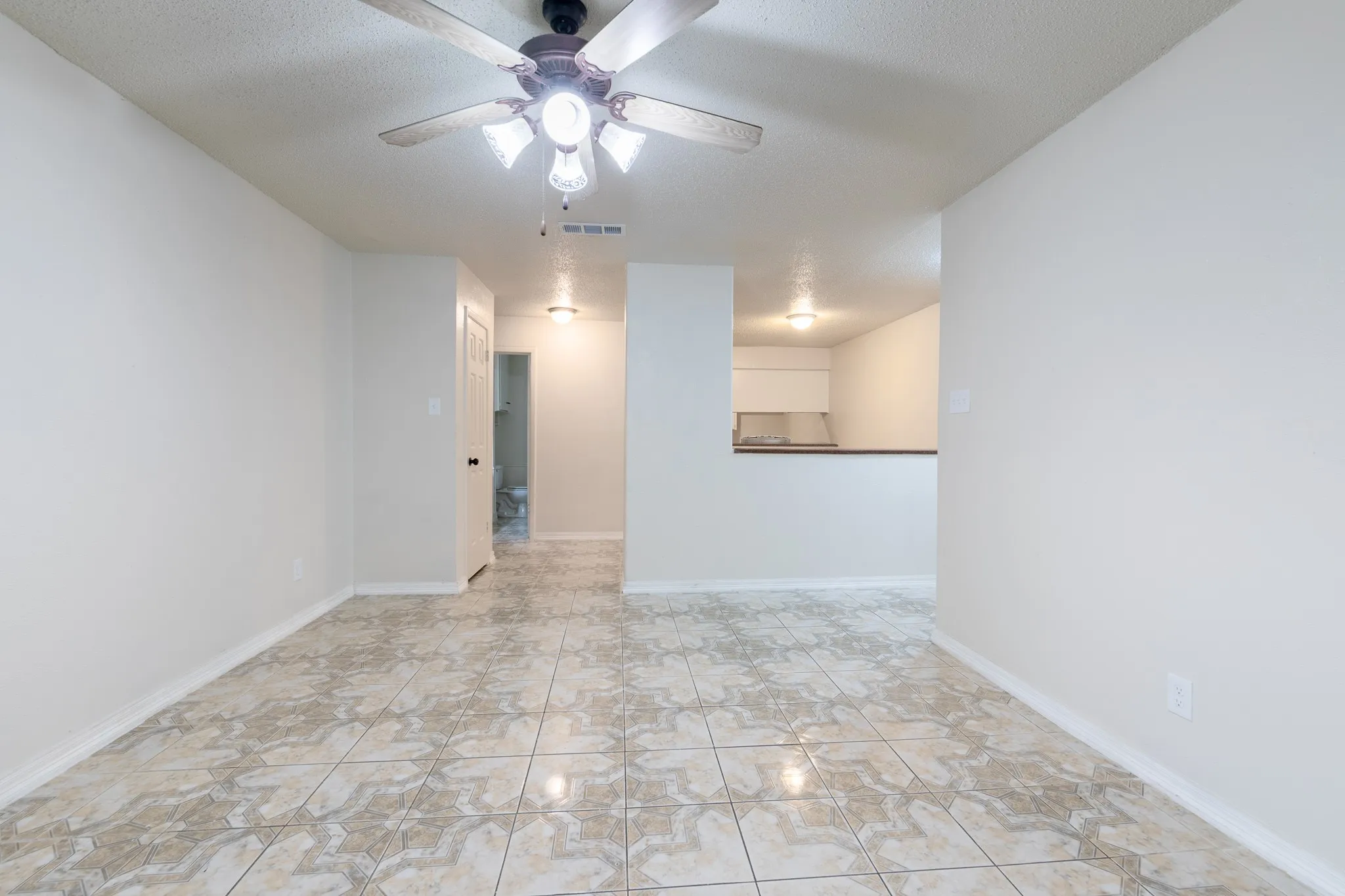 Apartment For Rent in Tarrant County , 756 E Pecan Street 756, Hurst, Texas 76053, 2 Bedrooms, 2 Bathrooms, Garage spaces, 1,064 Sqft, built in 1971, Price $1,585, mls#21310579, Real Estate Agent in Hurst, Homes For Rent in Tarrant county, Homes For Rent in Hurst, Realtor in Hurst Texas, Real Estate Brokerage Independent Realty Texas, Luminita Cordes Realtor