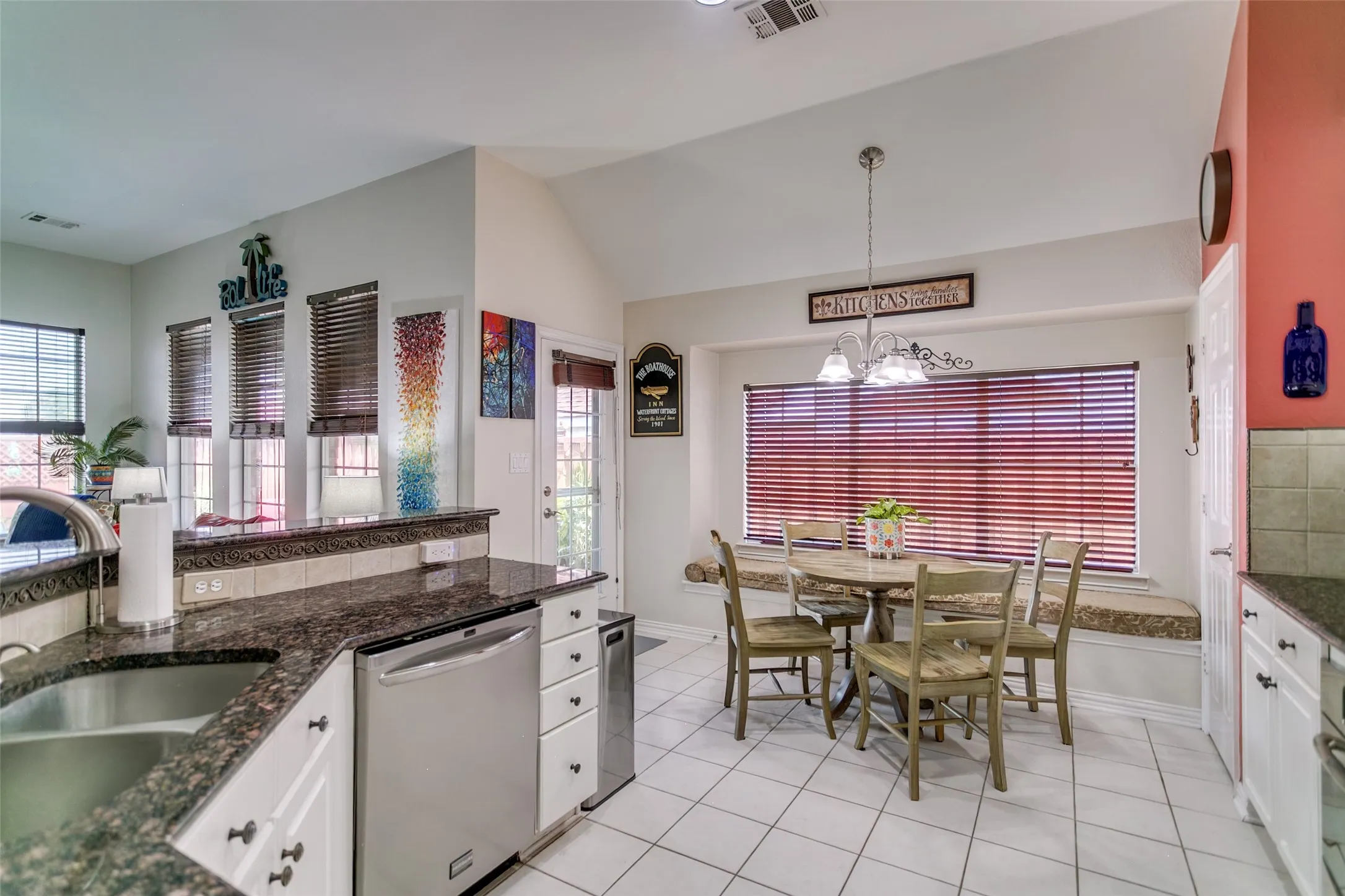 Walk in pantry and Breakfast area for casual dining.
