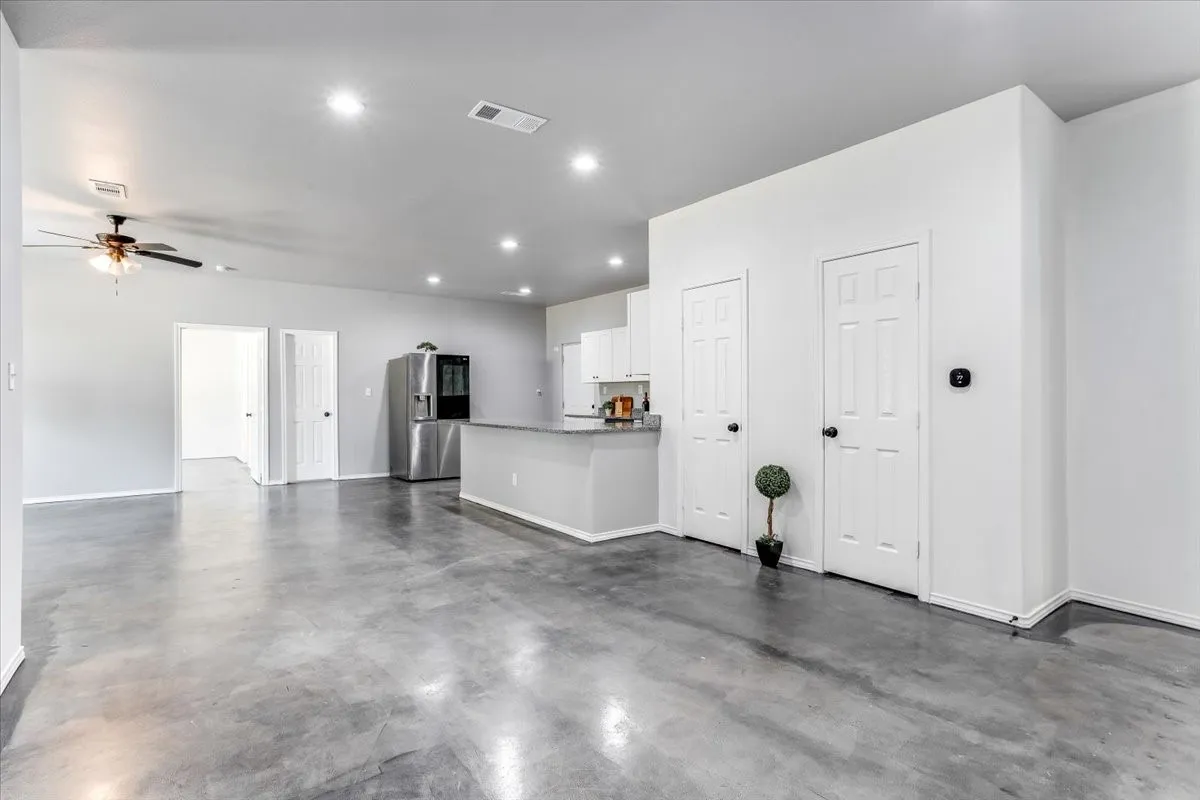 Single Family Residence For Sale in Johnson County , 1409 County Road 913, Burleson, Texas 76028, 4 Bedroom, 3 Bathroom, 2 Garage spaces, 1,891 Sqft, built in 2024, mls#21313622, Real Estate Agent in Burleson, Homes For Sale in Johnson county, Homes For Sale in Burleson, Realtor in Burleson Texas, Real Estate Brokerage Independent Realty Texas, Luminita Cordes Realtor