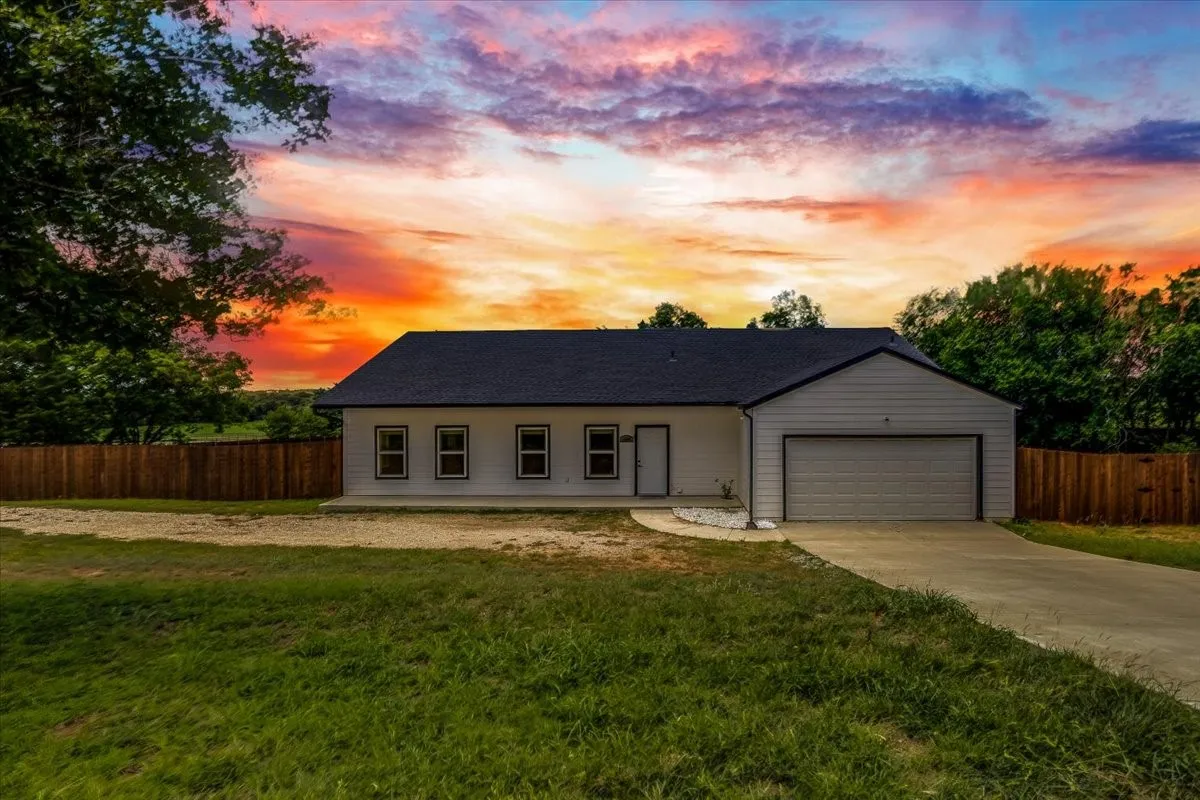 Single Family Residence For Sale in Johnson County , 1409 County Road 913, Burleson, Texas 76028, 4 Bedroom, 3 Bathroom, 2 Garage spaces, 1,891 Sqft, built in 2024, mls#21313622, Real Estate Agent in Burleson, Homes For Sale in Johnson county, Homes For Sale in Burleson, Realtor in Burleson Texas, Real Estate Brokerage Independent Realty Texas, Luminita Cordes Realtor