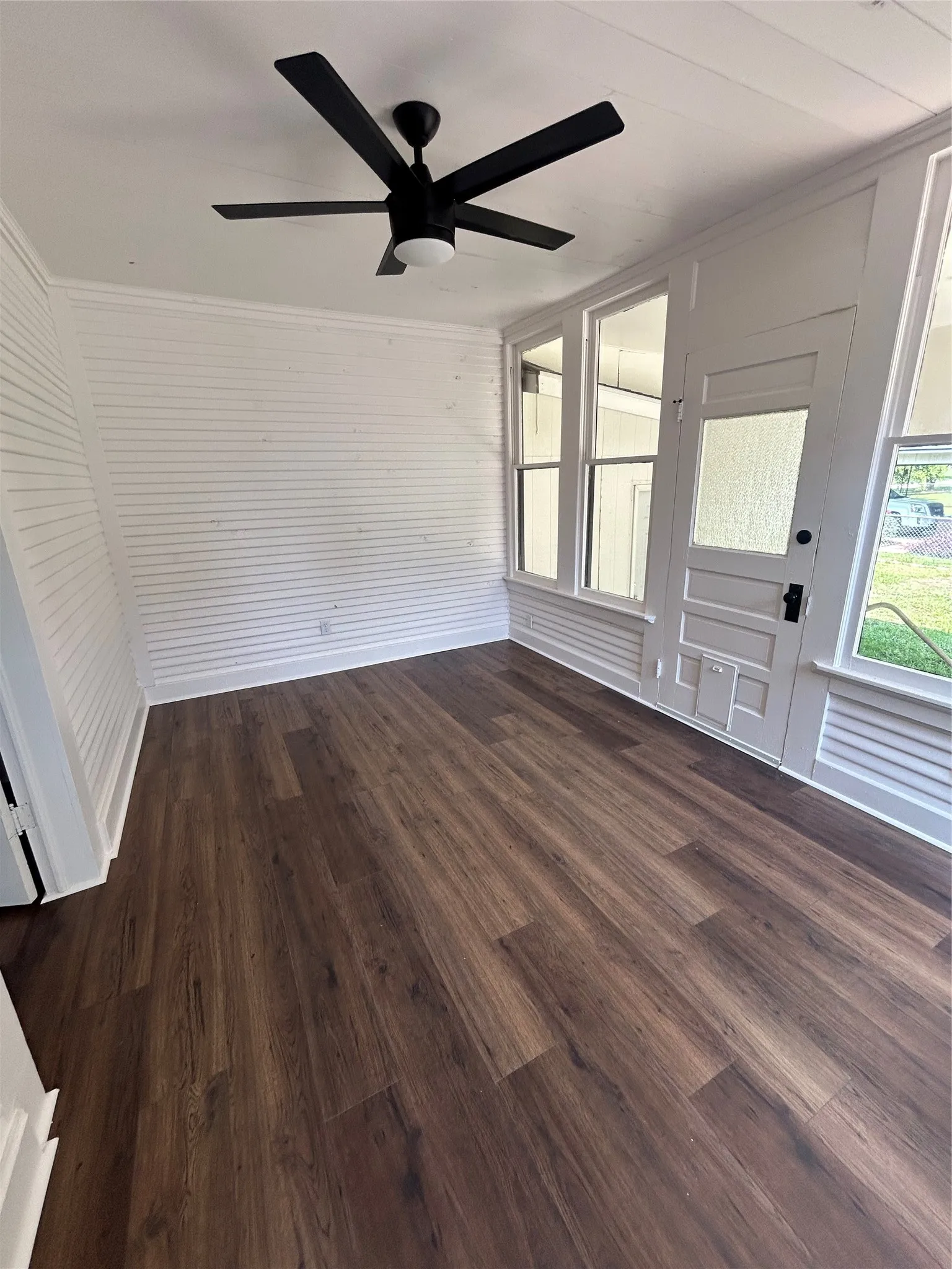Single Family Residence For Sale in Limestone County , 402 E Navasota Street, Groesbeck, Texas 76642, 4 Bedroom, 2 Bathroom, Garage spaces, 2,138 Sqft, built in 1912, mls#21308646, Real Estate Agent in Groesbeck, Homes For Sale in Limestone county, Homes For Sale in Groesbeck, Realtor in Groesbeck Texas, Real Estate Brokerage Independent Realty Texas, Luminita Cordes Realtor
