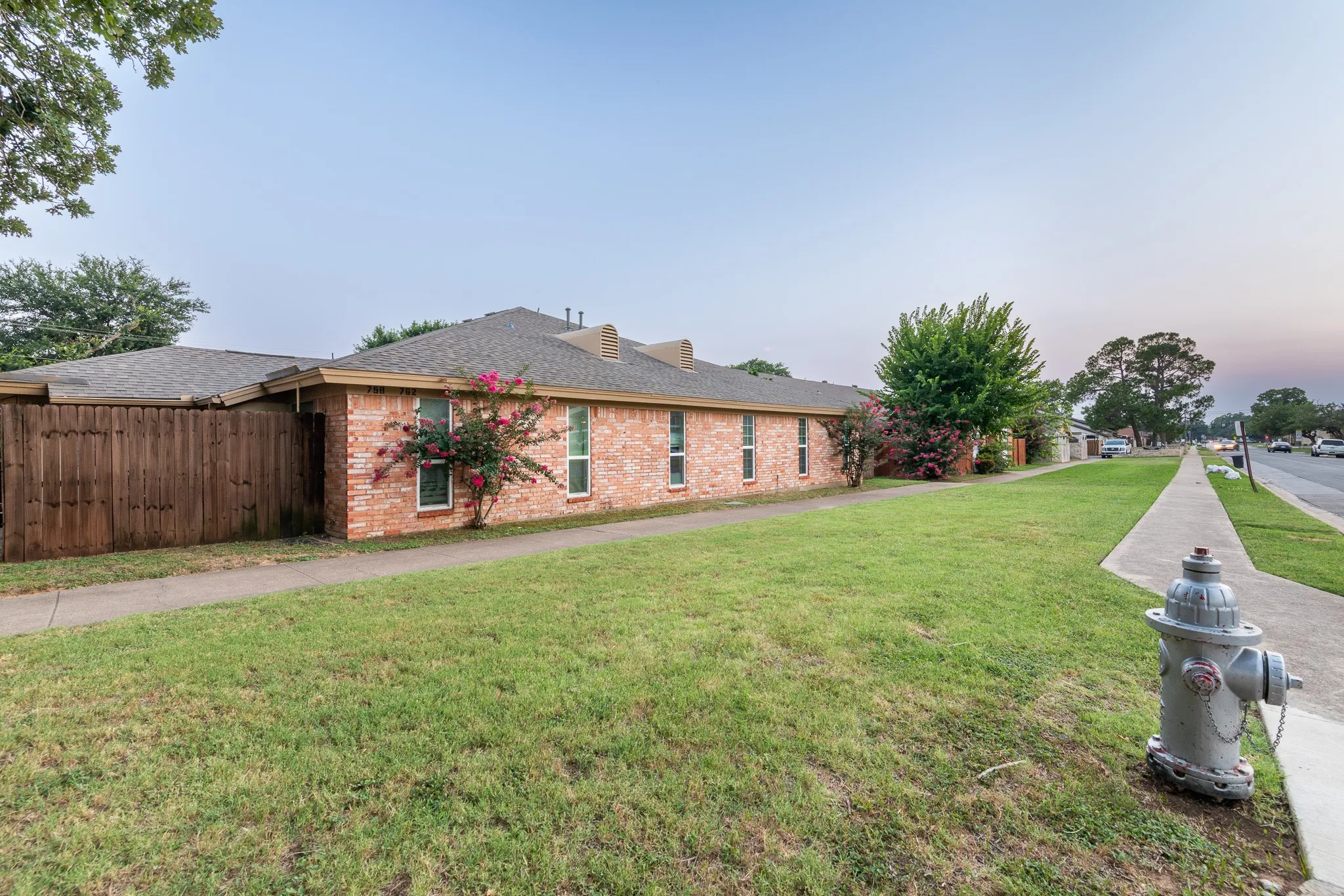 Apartment For Rent in Tarrant County , 756 E Pecan Street 762, Hurst, Texas 76053, 2 Bedroom, 2 Bathroom, Garage spaces, 1,064 Sqft, built in 1971, mls#21310643, Real Estate Agent in Hurst, Homes For Rent in Tarrant county, Homes For Rent in Hurst, Realtor in Hurst Texas, Real Estate Brokerage Independent Realty Texas, Luminita Cordes Realtor