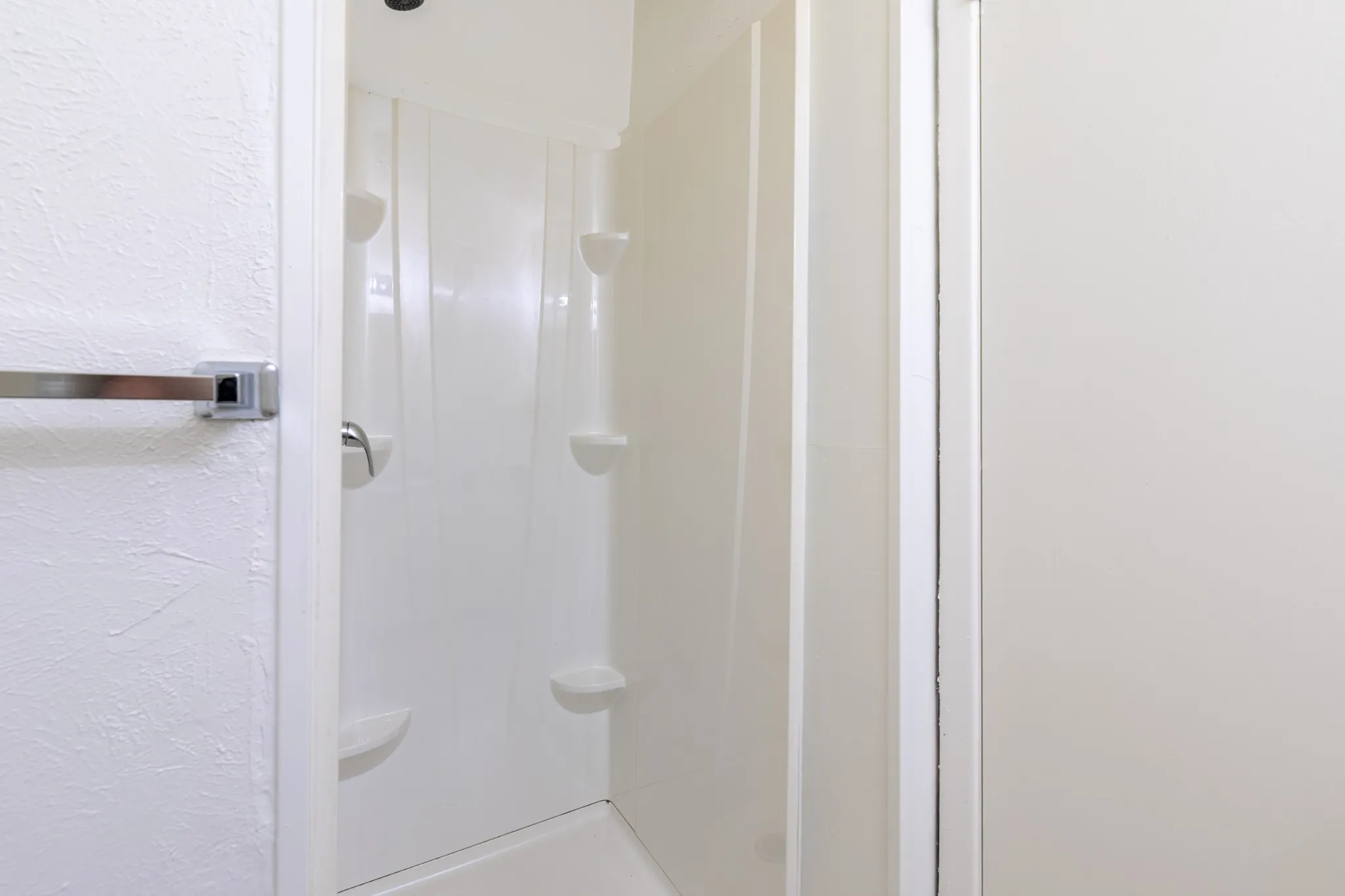 Apartment For Rent in Tarrant County , 756 E Pecan Street 762, Hurst, Texas 76053, 2 Bedroom, 2 Bathroom, Garage spaces, 1,064 Sqft, built in 1971, mls#21310643, Real Estate Agent in Hurst, Homes For Rent in Tarrant county, Homes For Rent in Hurst, Realtor in Hurst Texas, Real Estate Brokerage Independent Realty Texas, Luminita Cordes Realtor