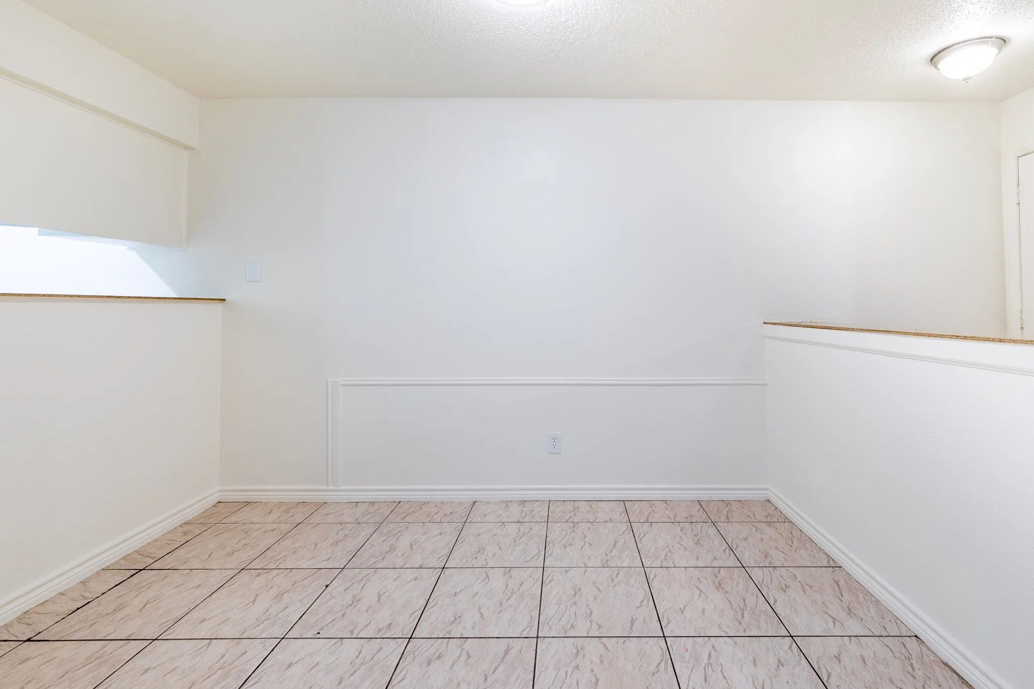 Apartment For Rent in Tarrant County , 756 E Pecan Street 762, Hurst, Texas 76053, 2 Bedroom, 2 Bathroom, Garage spaces, 1,064 Sqft, built in 1971, mls#21310643, Real Estate Agent in Hurst, Homes For Rent in Tarrant county, Homes For Rent in Hurst, Realtor in Hurst Texas, Real Estate Brokerage Independent Realty Texas, Luminita Cordes Realtor