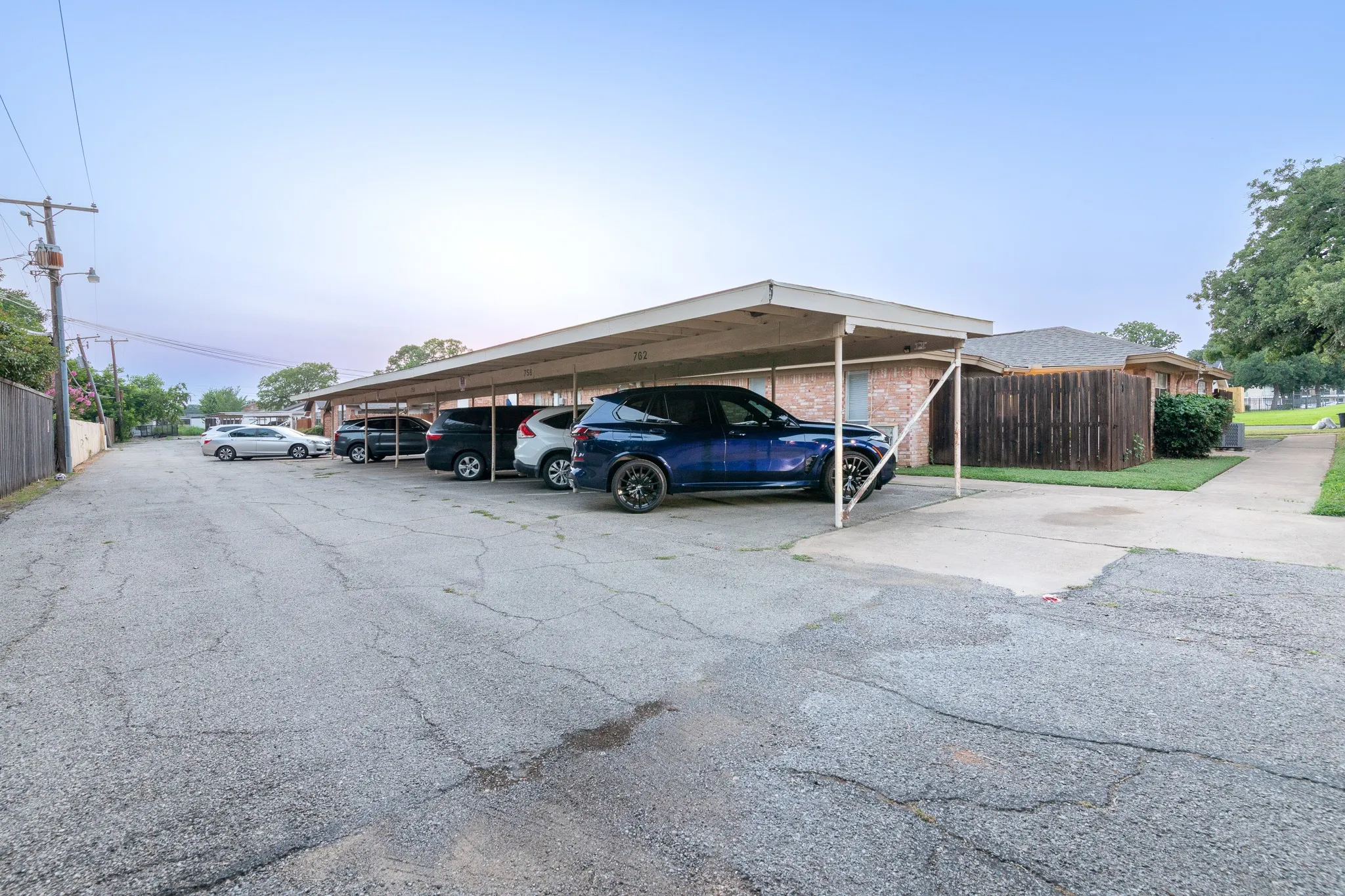 Apartment For Rent in Tarrant County , 756 E Pecan Street 762, Hurst, Texas 76053, 2 Bedroom, 2 Bathroom, Garage spaces, 1,064 Sqft, built in 1971, mls#21310643, Real Estate Agent in Hurst, Homes For Rent in Tarrant county, Homes For Rent in Hurst, Realtor in Hurst Texas, Real Estate Brokerage Independent Realty Texas, Luminita Cordes Realtor