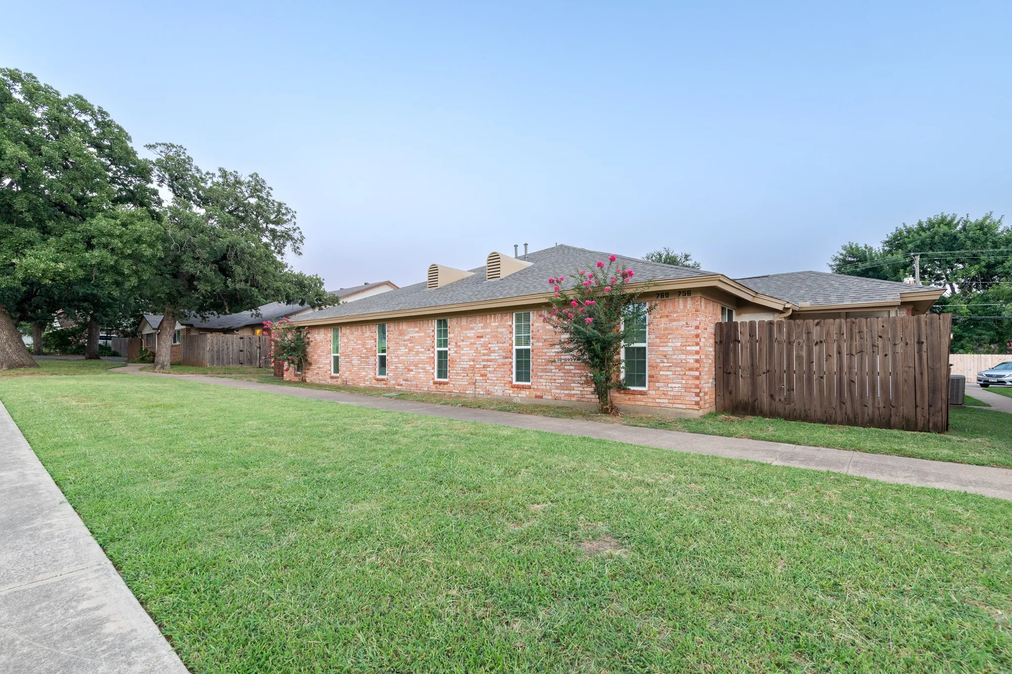 Apartment For Rent in Tarrant County , 756 E Pecan Street 762, Hurst, Texas 76053, 2 Bedroom, 2 Bathroom, Garage spaces, 1,064 Sqft, built in 1971, mls#21310643, Real Estate Agent in Hurst, Homes For Rent in Tarrant county, Homes For Rent in Hurst, Realtor in Hurst Texas, Real Estate Brokerage Independent Realty Texas, Luminita Cordes Realtor