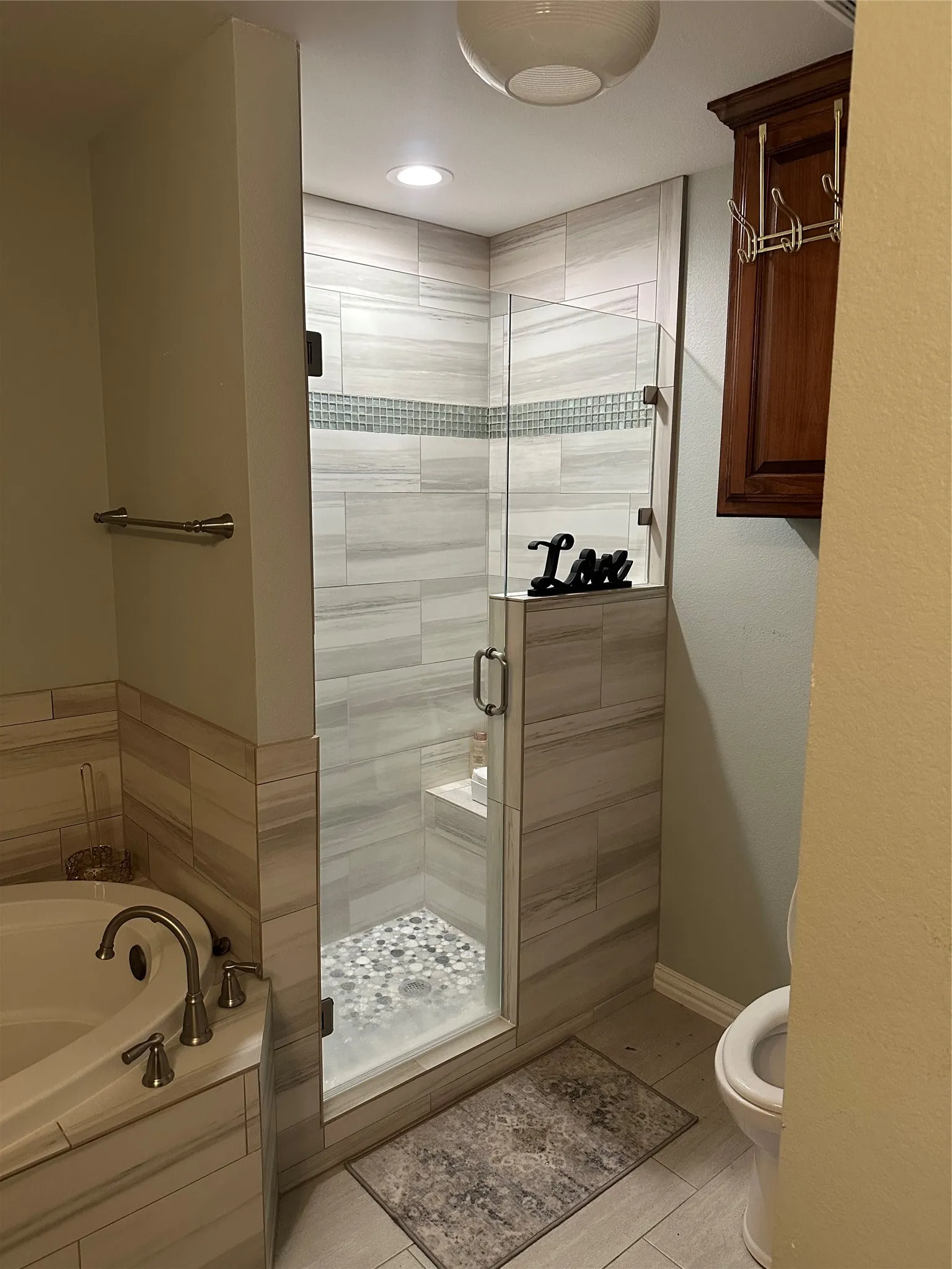Single Family Residence For Sale in Tarrant County , 714 Greenridge Drive, Arlington, Texas 76017, 4 Bedrooms, 2 Bathrooms, 2 Garage spaces, 2,643 Sqft, built in 1986, Price $275,000, mls#21313368, Real Estate Agent in Arlington, Homes For Sale in Tarrant county, Homes For Sale in Arlington, Realtor in Arlington Texas, Real Estate Brokerage Independent Realty Texas, Luminita Cordes Realtor