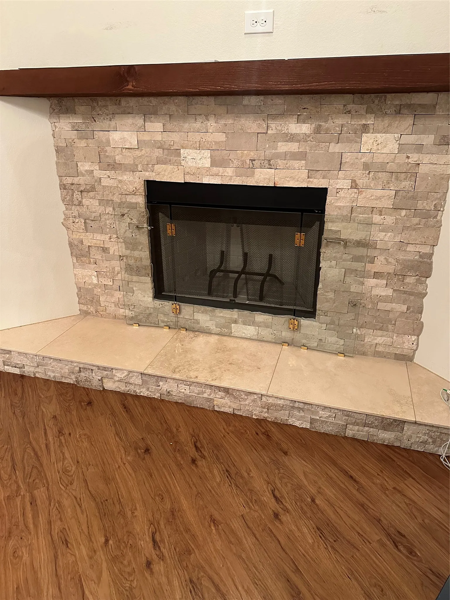 Single Family Residence For Sale in Tarrant County , 714 Greenridge Drive, Arlington, Texas 76017, 4 Bedrooms, 2 Bathrooms, 2 Garage spaces, 2,643 Sqft, built in 1986, Price $275,000, mls#21313368, Real Estate Agent in Arlington, Homes For Sale in Tarrant county, Homes For Sale in Arlington, Realtor in Arlington Texas, Real Estate Brokerage Independent Realty Texas, Luminita Cordes Realtor
