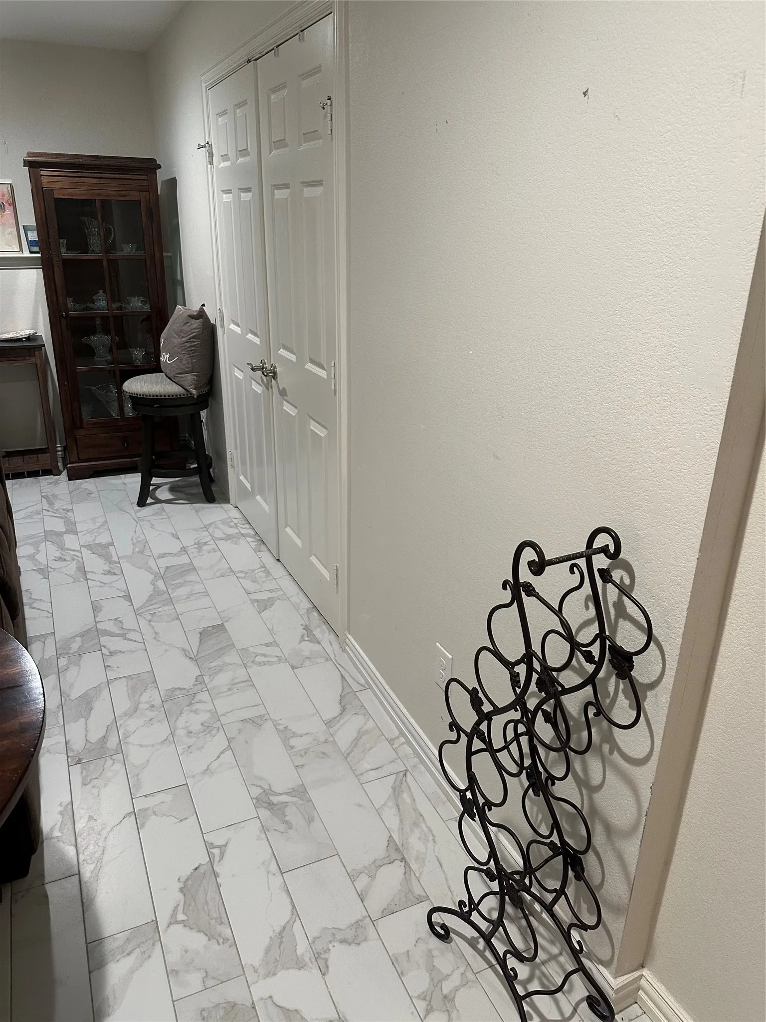 Single Family Residence For Sale in Tarrant County , 714 Greenridge Drive, Arlington, Texas 76017, 4 Bedrooms, 2 Bathrooms, 2 Garage spaces, 2,643 Sqft, built in 1986, Price $275,000, mls#21313368, Real Estate Agent in Arlington, Homes For Sale in Tarrant county, Homes For Sale in Arlington, Realtor in Arlington Texas, Real Estate Brokerage Independent Realty Texas, Luminita Cordes Realtor