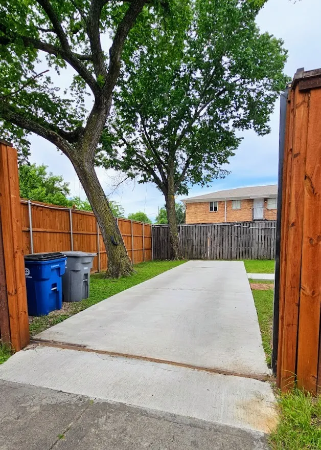 Single Family Residence For Rent in Dallas County , 5126 Columbia Avenue, Dallas, Texas 75214, 4 Bedroom, 3 Bathroom, Garage spaces, 2,350 Sqft, built in 1916, Price $3,500, mls#21313634, Real Estate Agent in Dallas, Homes For Rent in Dallas county, Homes For Rent in Dallas, Realtor in Dallas Texas, Real Estate Brokerage Independent Realty Texas, Luminita Cordes Realtor