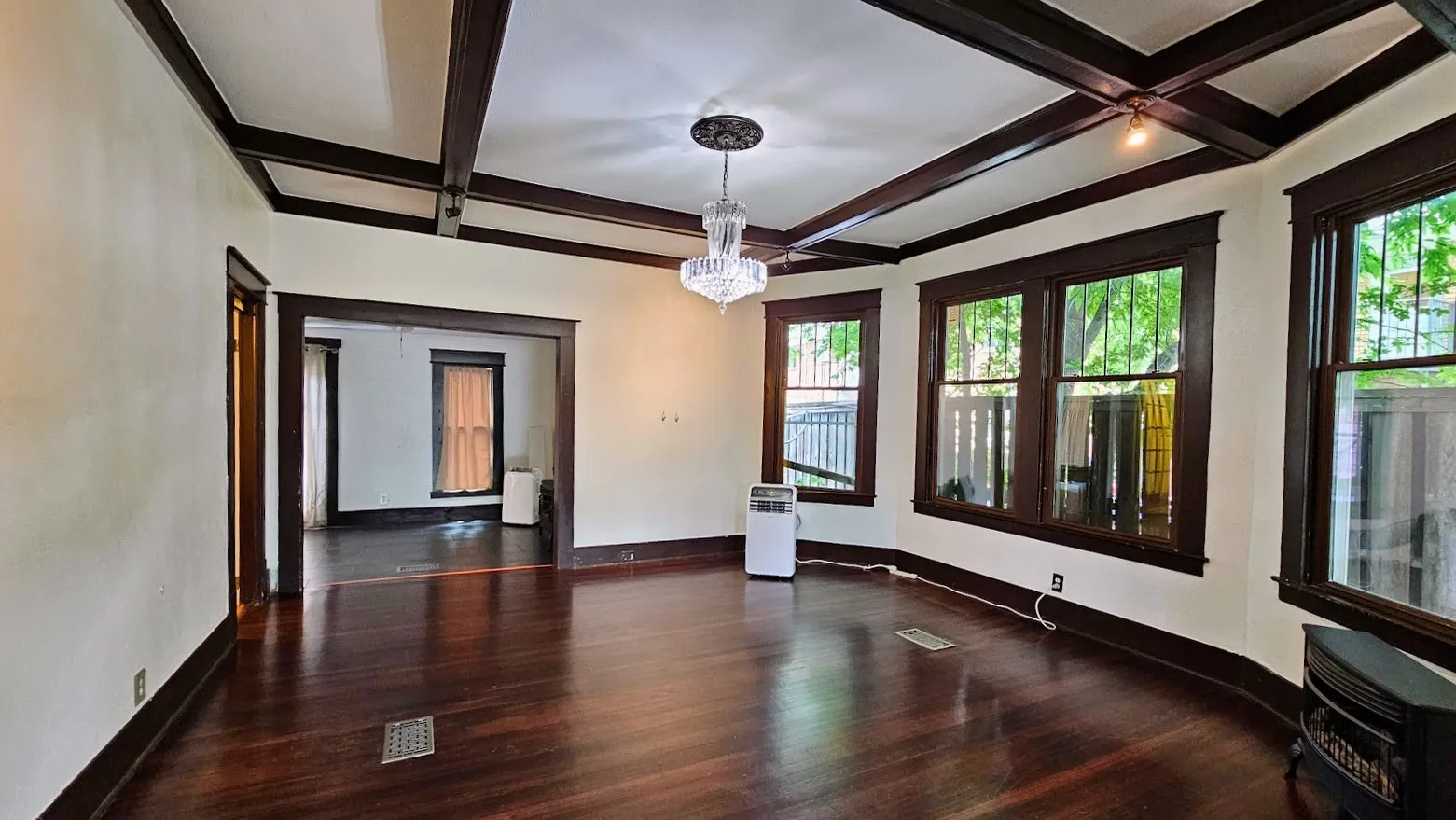 Single Family Residence For Rent in Dallas County , 5126 Columbia Avenue, Dallas, Texas 75214, 4 Bedroom, 3 Bathroom, Garage spaces, 2,350 Sqft, built in 1916, Price $3,500, mls#21313634, Real Estate Agent in Dallas, Homes For Rent in Dallas county, Homes For Rent in Dallas, Realtor in Dallas Texas, Real Estate Brokerage Independent Realty Texas, Luminita Cordes Realtor
