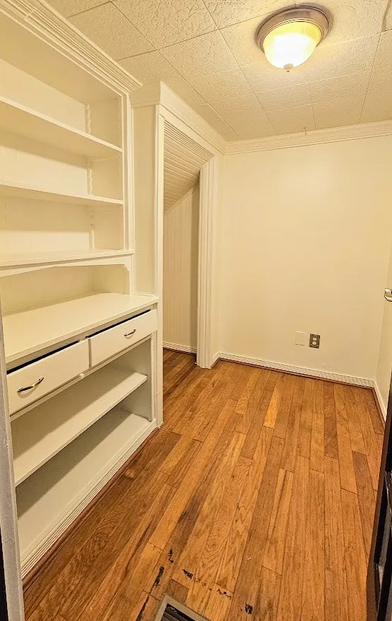 Single Family Residence For Rent in Dallas County , 5126 Columbia Avenue, Dallas, Texas 75214, 4 Bedroom, 3 Bathroom, Garage spaces, 2,350 Sqft, built in 1916, Price $3,500, mls#21313634, Real Estate Agent in Dallas, Homes For Rent in Dallas county, Homes For Rent in Dallas, Realtor in Dallas Texas, Real Estate Brokerage Independent Realty Texas, Luminita Cordes Realtor