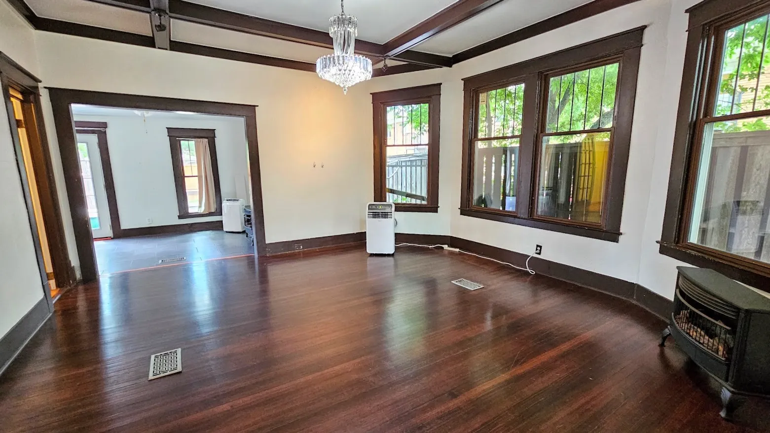 Single Family Residence For Rent in Dallas County , 5126 Columbia Avenue, Dallas, Texas 75214, 4 Bedroom, 3 Bathroom, Garage spaces, 2,350 Sqft, built in 1916, Price $3,500, mls#21313634, Real Estate Agent in Dallas, Homes For Rent in Dallas county, Homes For Rent in Dallas, Realtor in Dallas Texas, Real Estate Brokerage Independent Realty Texas, Luminita Cordes Realtor