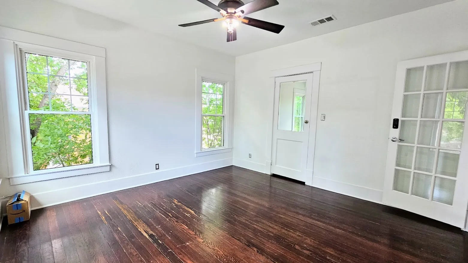 Single Family Residence For Rent in Dallas County , 5126 Columbia Avenue, Dallas, Texas 75214, 4 Bedroom, 3 Bathroom, Garage spaces, 2,350 Sqft, built in 1916, Price $3,500, mls#21313634, Real Estate Agent in Dallas, Homes For Rent in Dallas county, Homes For Rent in Dallas, Realtor in Dallas Texas, Real Estate Brokerage Independent Realty Texas, Luminita Cordes Realtor