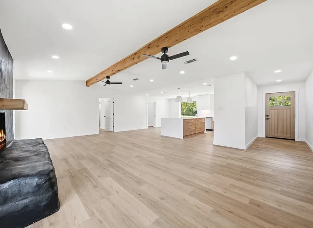Single Family Residence For Sale in Mc Lennan County , 616 E Moonlight Drive, Robinson, Texas 76706, 4 Bedroom, 4 Bathroom, 4 Garage spaces, 2,525 Sqft, built in 1974, mls#21313631, Real Estate Agent in Robinson, Homes For Sale in Mc Lennan county, Homes For Sale in Robinson, Realtor in Robinson Texas, Real Estate Brokerage Independent Realty Texas, Luminita Cordes Realtor