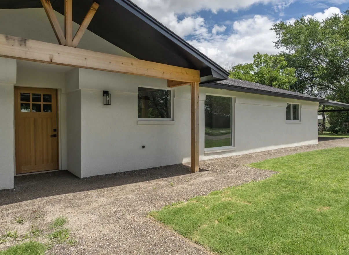 Single Family Residence For Sale in Mc Lennan County , 616 E Moonlight Drive, Robinson, Texas 76706, 4 Bedroom, 4 Bathroom, 4 Garage spaces, 2,525 Sqft, built in 1974, mls#21313631, Real Estate Agent in Robinson, Homes For Sale in Mc Lennan county, Homes For Sale in Robinson, Realtor in Robinson Texas, Real Estate Brokerage Independent Realty Texas, Luminita Cordes Realtor