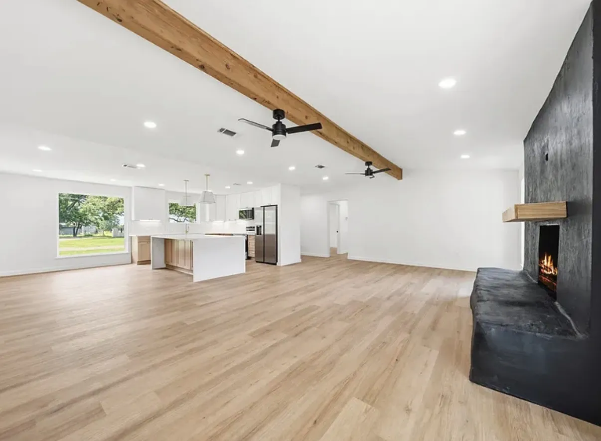 Single Family Residence For Sale in Mc Lennan County , 616 E Moonlight Drive, Robinson, Texas 76706, 4 Bedroom, 4 Bathroom, 4 Garage spaces, 2,525 Sqft, built in 1974, mls#21313631, Real Estate Agent in Robinson, Homes For Sale in Mc Lennan county, Homes For Sale in Robinson, Realtor in Robinson Texas, Real Estate Brokerage Independent Realty Texas, Luminita Cordes Realtor