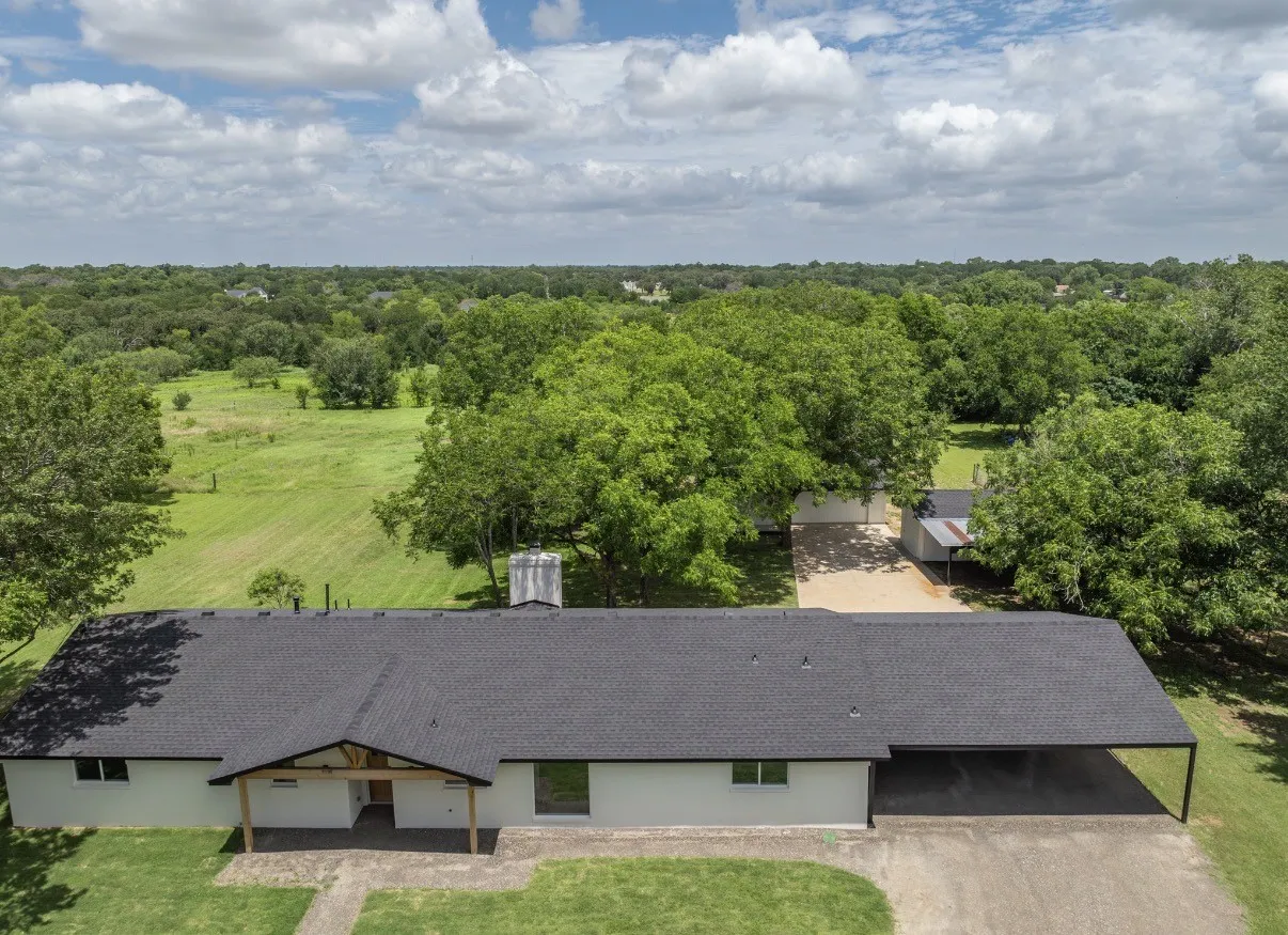 Single Family Residence For Sale in Mc Lennan County , 616 E Moonlight Drive, Robinson, Texas 76706, 4 Bedroom, 4 Bathroom, 4 Garage spaces, 2,525 Sqft, built in 1974, mls#21313631, Real Estate Agent in Robinson, Homes For Sale in Mc Lennan county, Homes For Sale in Robinson, Realtor in Robinson Texas, Real Estate Brokerage Independent Realty Texas, Luminita Cordes Realtor