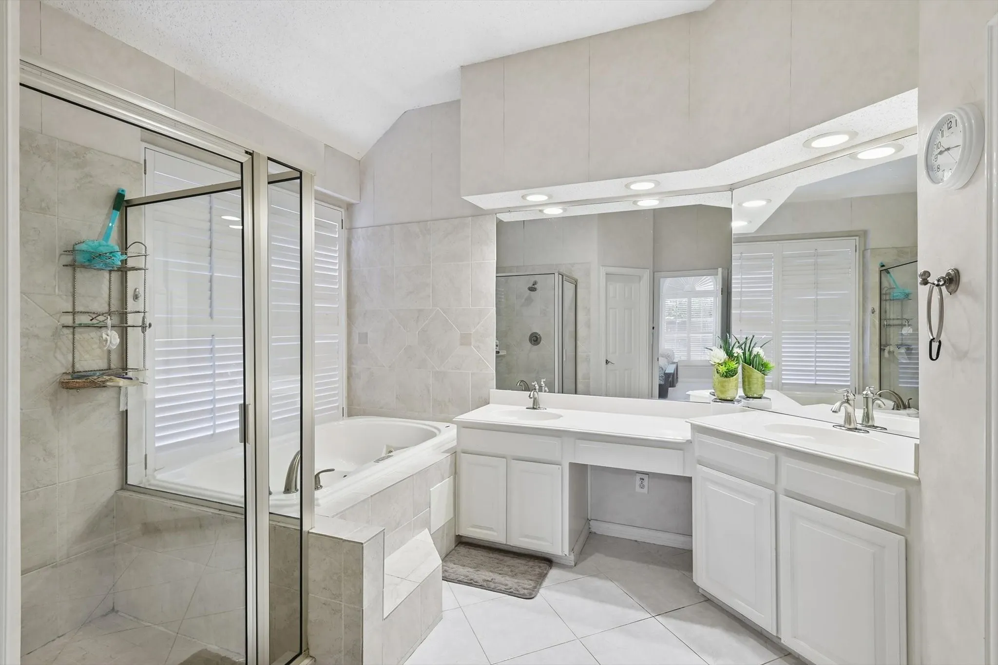 Single Family Residence For Rent in Tarrant County , 2014 Rumson Drive, Arlington, Texas 76006, 4 Bedrooms, 3 Bathrooms, 2 Garage spaces, 2,857 Sqft, built in 1994, Price $3,900, mls#21313569, Real Estate Agent in Arlington, Homes For Rent in Tarrant county, Homes For Rent in Arlington, Realtor in Arlington Texas, Real Estate Brokerage Independent Realty Texas, Luminita Cordes Realtor