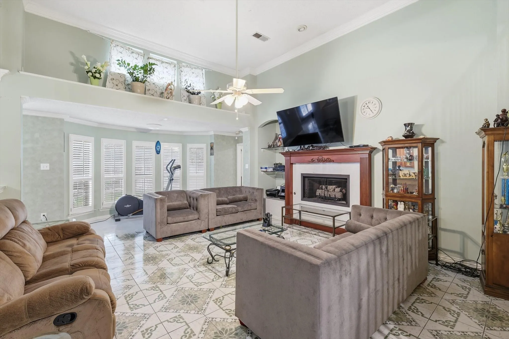 Single Family Residence For Rent in Tarrant County , 2014 Rumson Drive, Arlington, Texas 76006, 4 Bedrooms, 3 Bathrooms, 2 Garage spaces, 2,857 Sqft, built in 1994, Price $3,900, mls#21313569, Real Estate Agent in Arlington, Homes For Rent in Tarrant county, Homes For Rent in Arlington, Realtor in Arlington Texas, Real Estate Brokerage Independent Realty Texas, Luminita Cordes Realtor