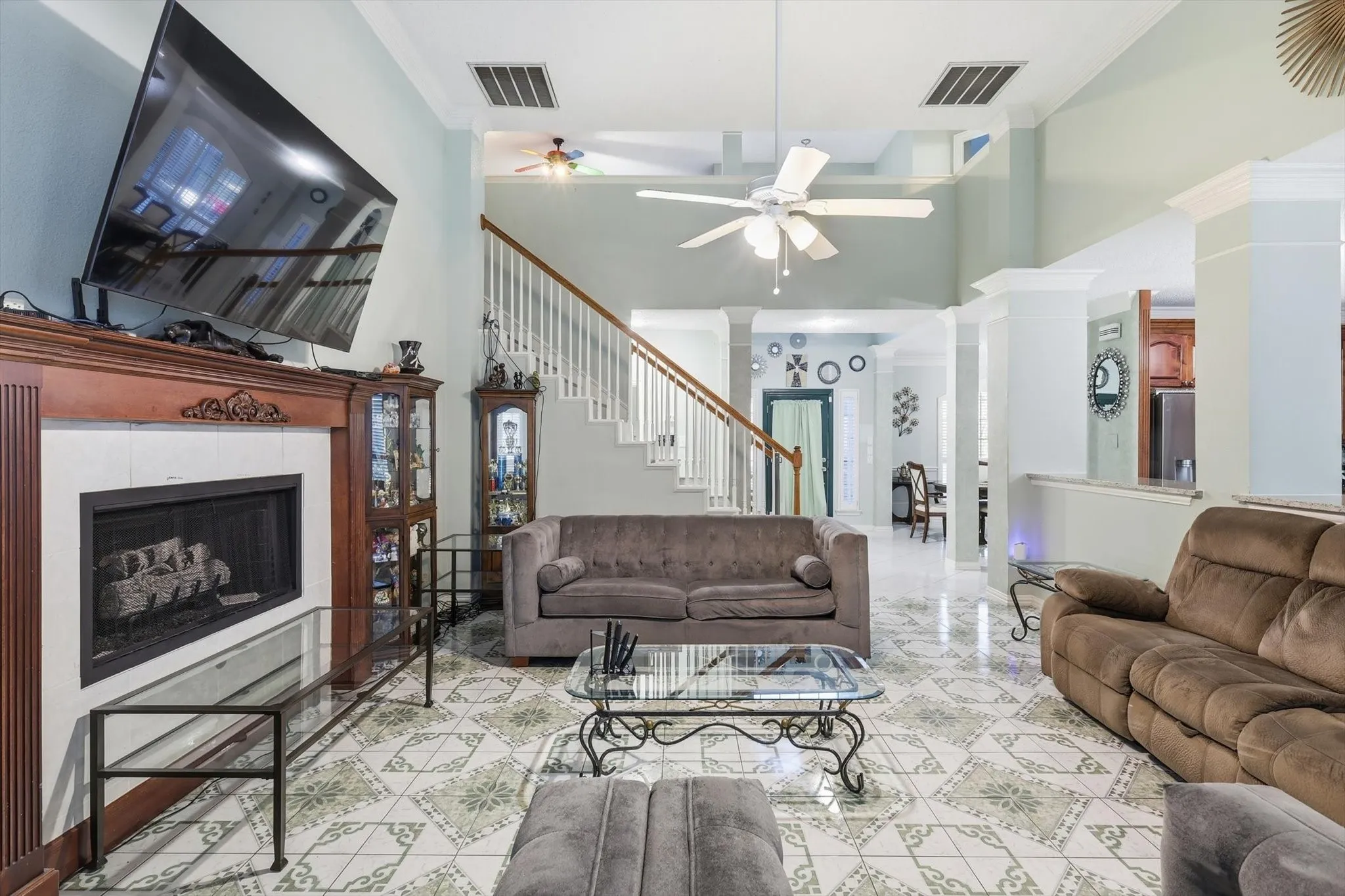 Single Family Residence For Rent in Tarrant County , 2014 Rumson Drive, Arlington, Texas 76006, 4 Bedrooms, 3 Bathrooms, 2 Garage spaces, 2,857 Sqft, built in 1994, Price $3,900, mls#21313569, Real Estate Agent in Arlington, Homes For Rent in Tarrant county, Homes For Rent in Arlington, Realtor in Arlington Texas, Real Estate Brokerage Independent Realty Texas, Luminita Cordes Realtor