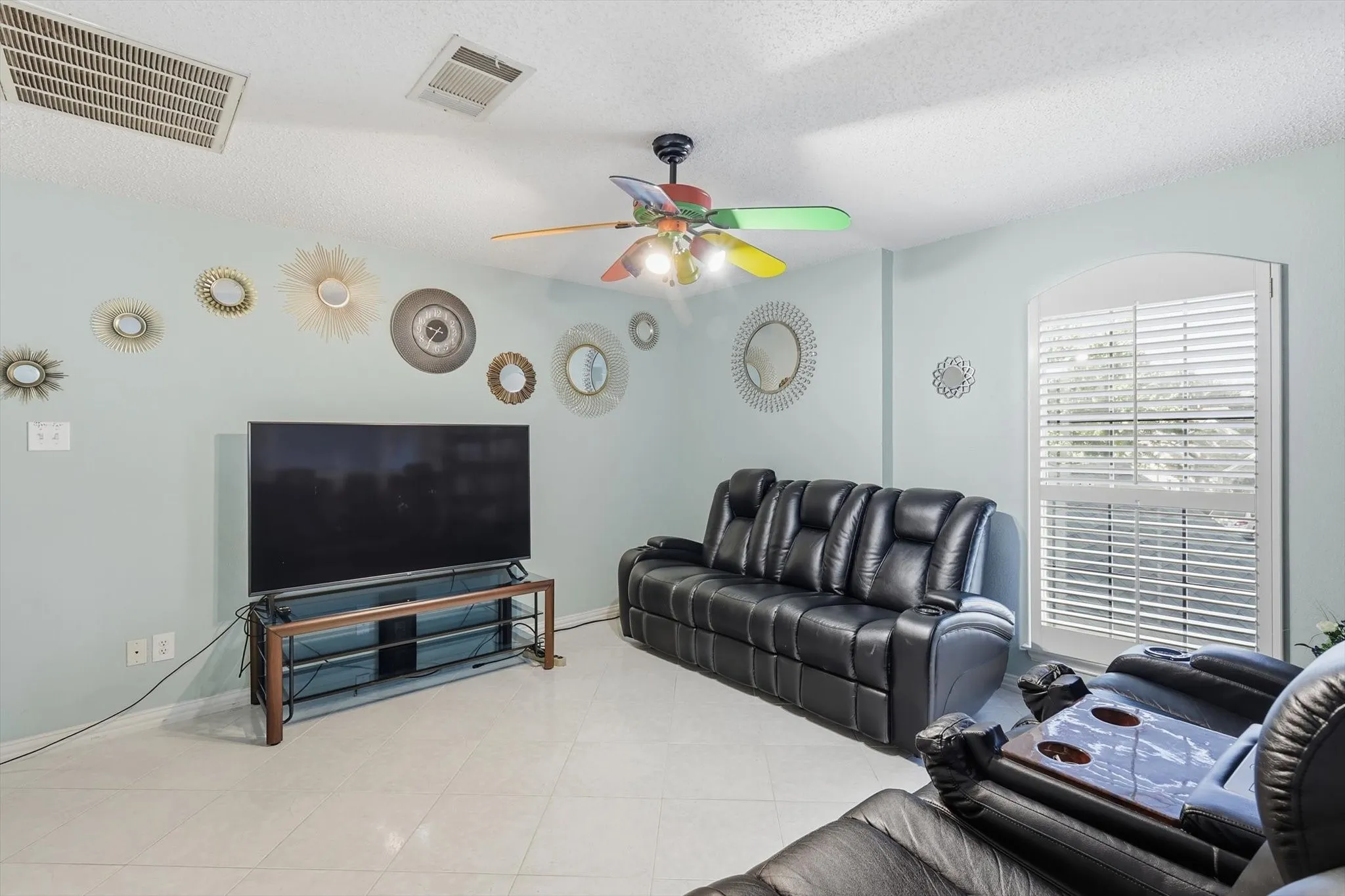 Single Family Residence For Rent in Tarrant County , 2014 Rumson Drive, Arlington, Texas 76006, 4 Bedrooms, 3 Bathrooms, 2 Garage spaces, 2,857 Sqft, built in 1994, Price $3,900, mls#21313569, Real Estate Agent in Arlington, Homes For Rent in Tarrant county, Homes For Rent in Arlington, Realtor in Arlington Texas, Real Estate Brokerage Independent Realty Texas, Luminita Cordes Realtor
