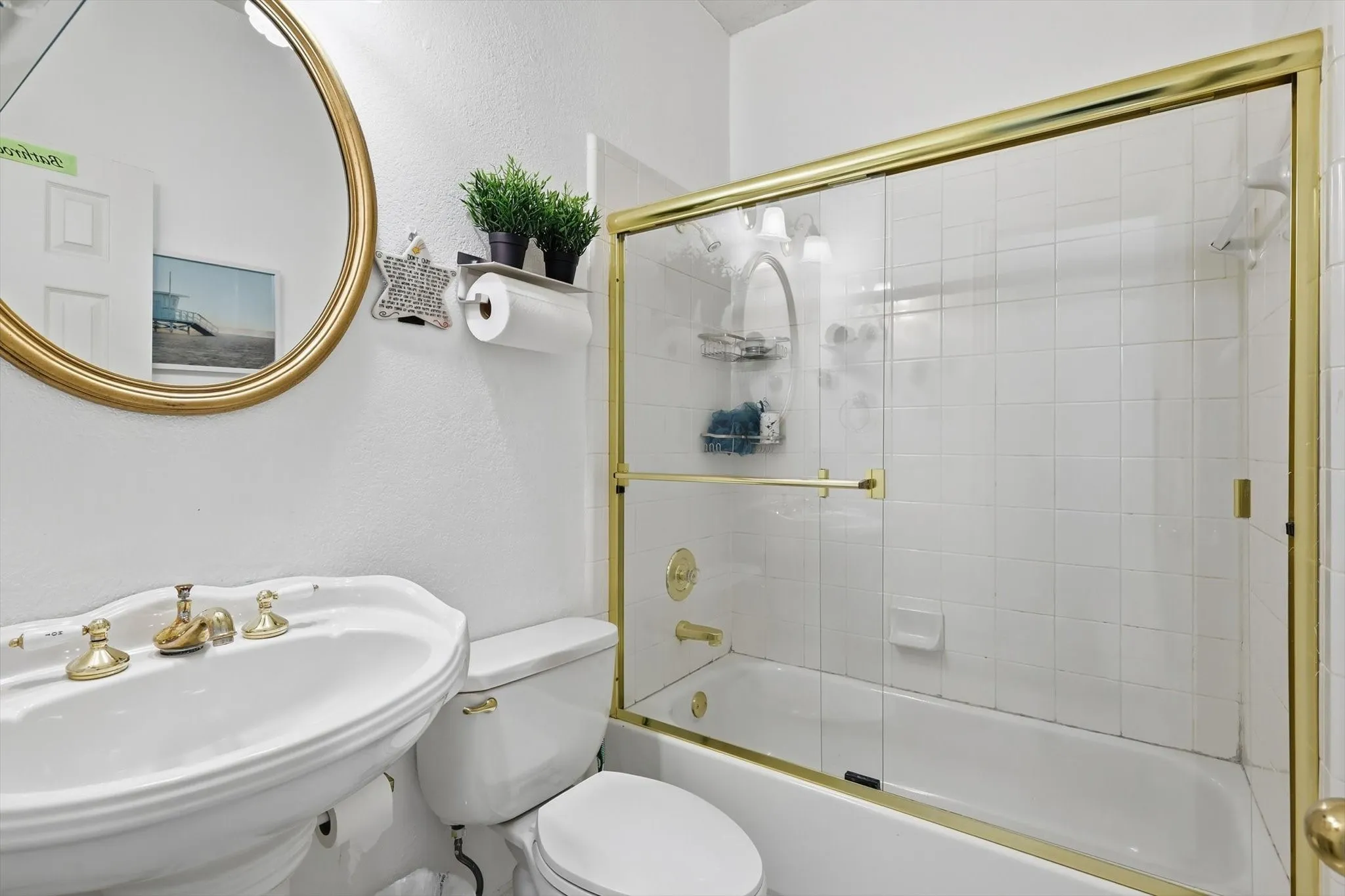Single Family Residence For Rent in Tarrant County , 2014 Rumson Drive, Arlington, Texas 76006, 4 Bedrooms, 3 Bathrooms, 2 Garage spaces, 2,857 Sqft, built in 1994, Price $3,900, mls#21313569, Real Estate Agent in Arlington, Homes For Rent in Tarrant county, Homes For Rent in Arlington, Realtor in Arlington Texas, Real Estate Brokerage Independent Realty Texas, Luminita Cordes Realtor