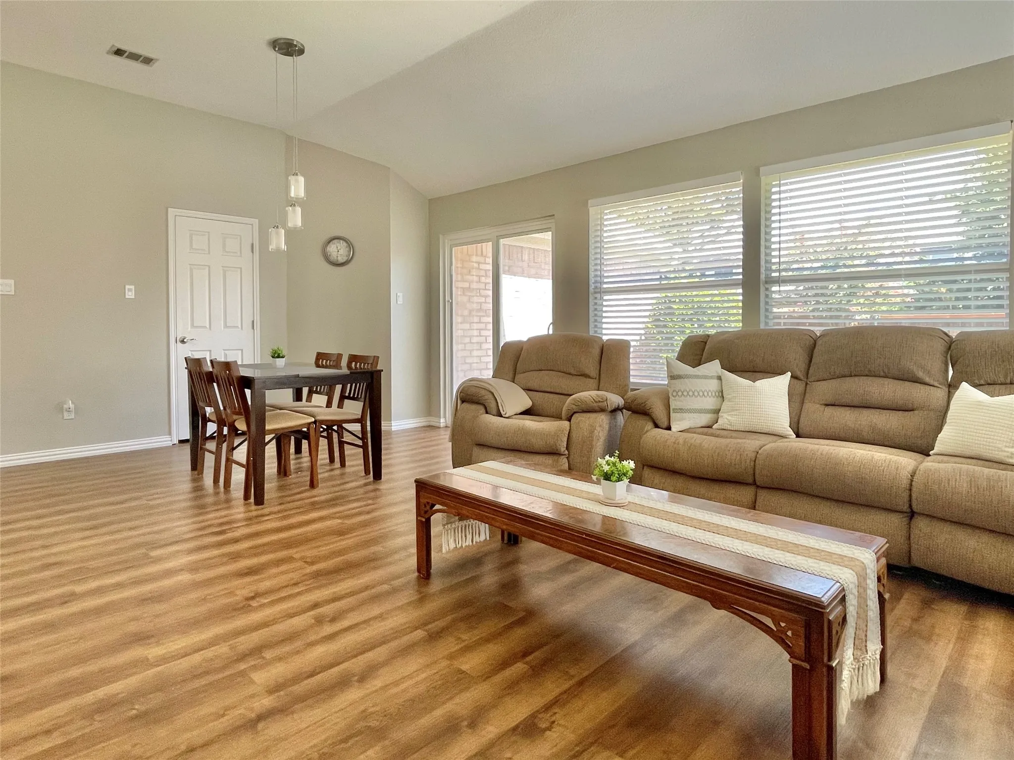 Single Family Residence For Sale in Collin County , 5104 China Berry Drive, Mc Kinney, Texas 75070, 3 Bedroom, 2 Bathroom, 2 Garage spaces, 1,831 Sqft, built in 1999, mls#21309850, Real Estate Agent in Mc Kinney, Homes For Sale in Collin county, Homes For Sale in Mc Kinney, Realtor in Mc Kinney Texas, Real Estate Brokerage Independent Realty Texas, Luminita Cordes Realtor