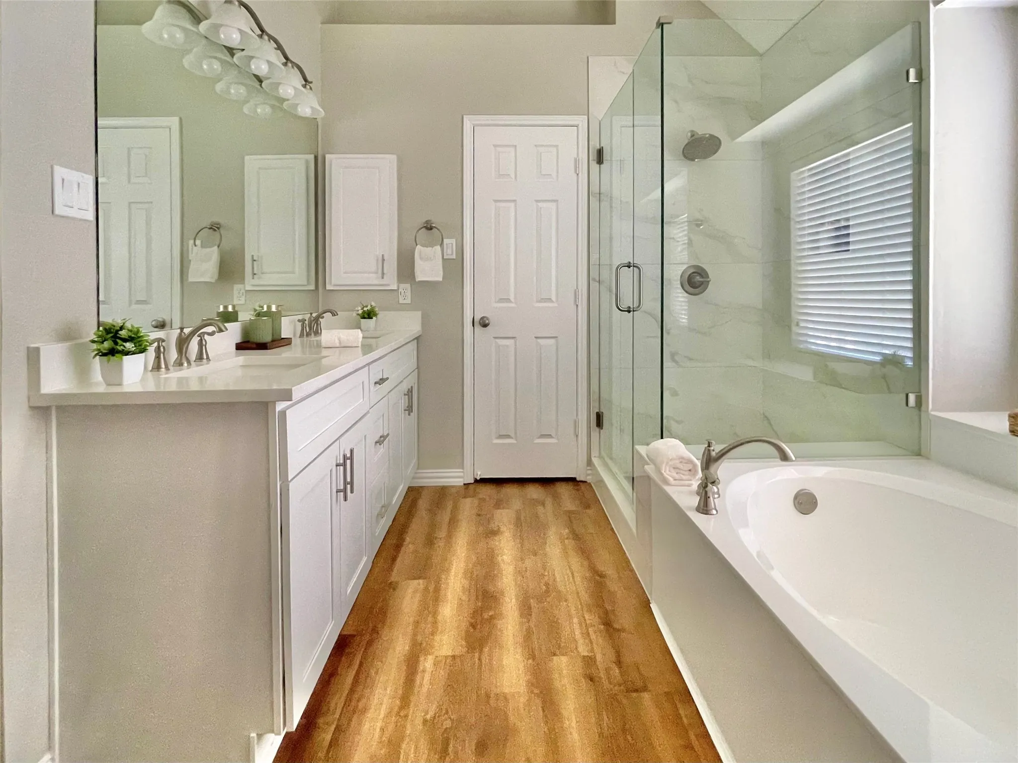 Single Family Residence For Sale in Collin County , 5104 China Berry Drive, Mc Kinney, Texas 75070, 3 Bedroom, 2 Bathroom, 2 Garage spaces, 1,831 Sqft, built in 1999, mls#21309850, Real Estate Agent in Mc Kinney, Homes For Sale in Collin county, Homes For Sale in Mc Kinney, Realtor in Mc Kinney Texas, Real Estate Brokerage Independent Realty Texas, Luminita Cordes Realtor