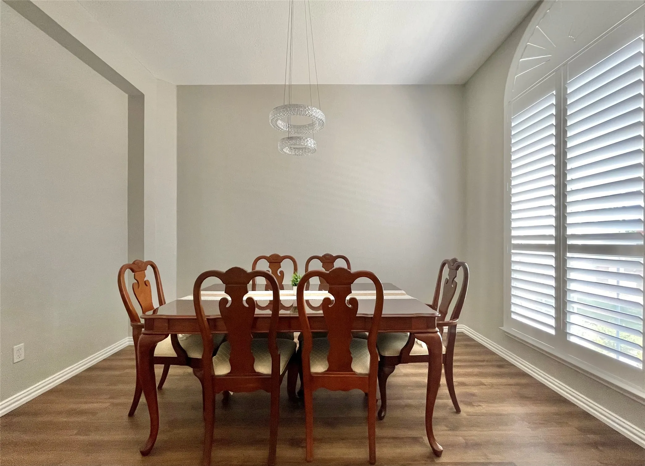 Single Family Residence For Sale in Collin County , 5104 China Berry Drive, Mc Kinney, Texas 75070, 3 Bedroom, 2 Bathroom, 2 Garage spaces, 1,831 Sqft, built in 1999, mls#21309850, Real Estate Agent in Mc Kinney, Homes For Sale in Collin county, Homes For Sale in Mc Kinney, Realtor in Mc Kinney Texas, Real Estate Brokerage Independent Realty Texas, Luminita Cordes Realtor